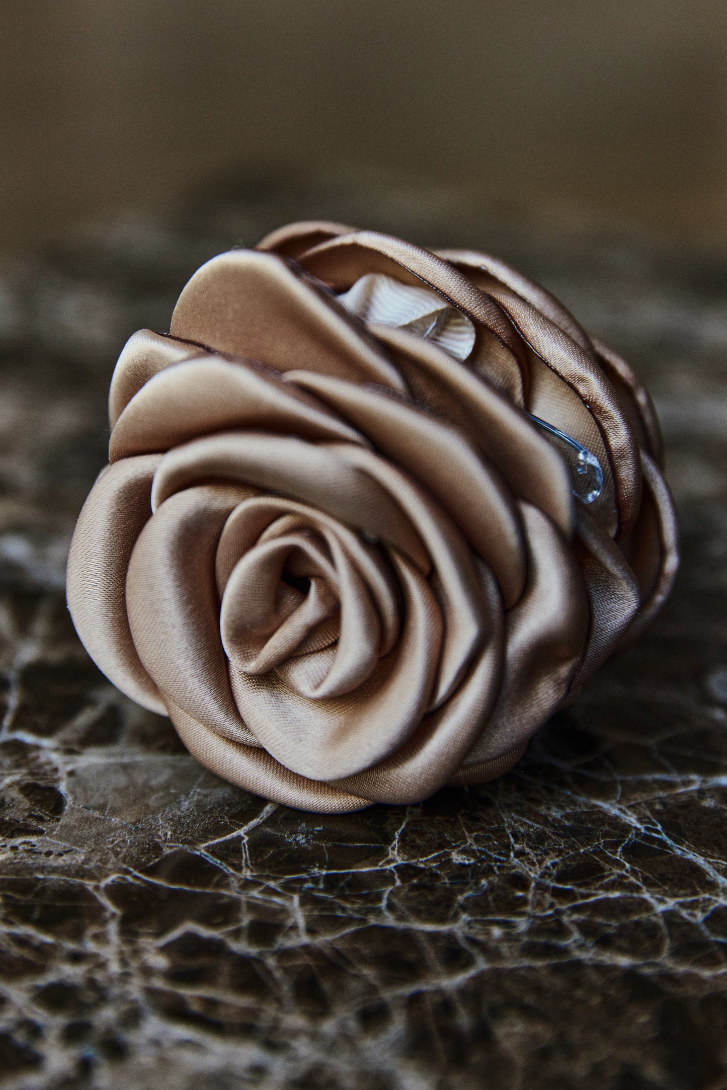 Small Rose Claw Latte