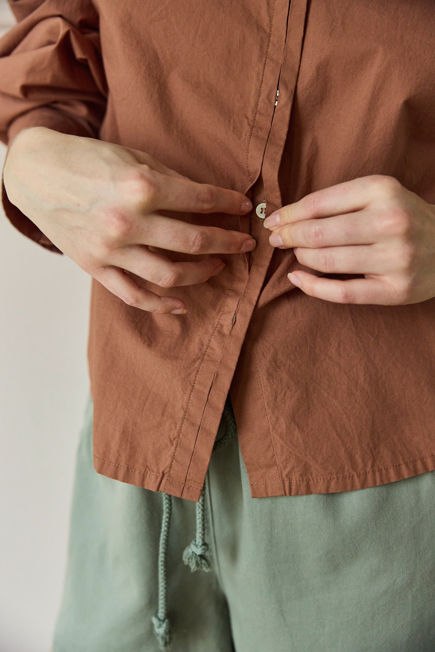 Xirena Tristan Shirt Brown