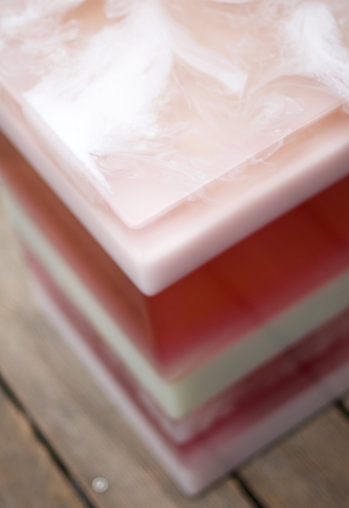 April-First-Berlin-BonBon-Cube-Berry