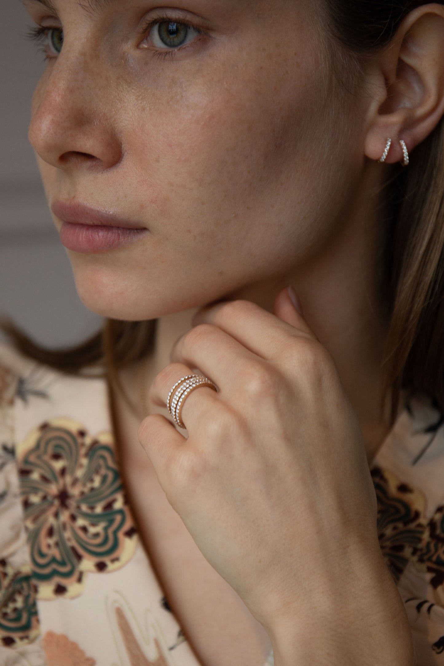 April-First-Berlin-Fine-Jewelry-14k-Yellow-Gold-Huggie-Diamonds