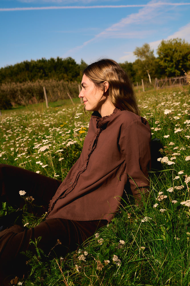 
                  
                    Amelie Shirt Brown
                  
                