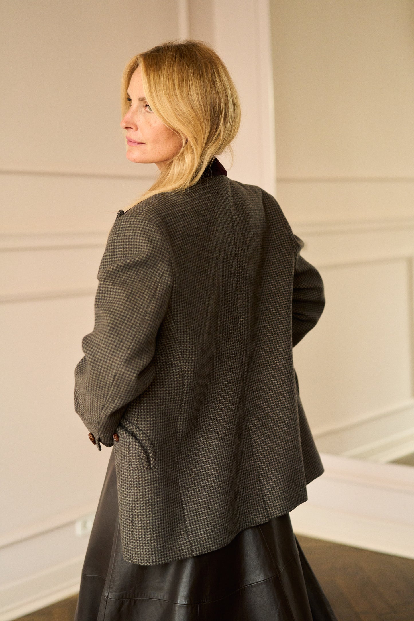 
                  
                    April-First-Berlin-Blazé-Milano-Everynight-Blazer-Check
                  
                