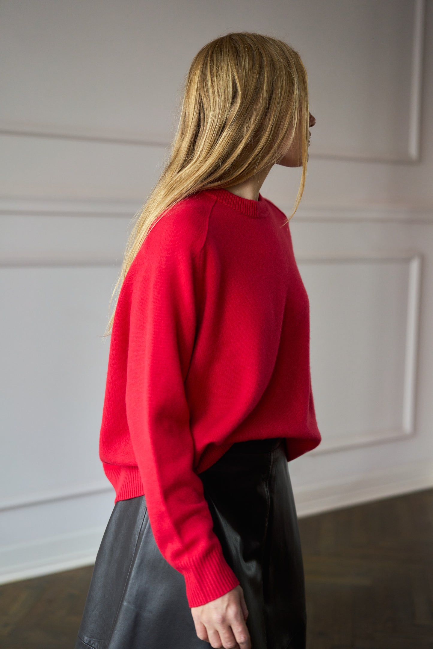 
                  
                    Boyfriend Crewneck Rouge
                  
                