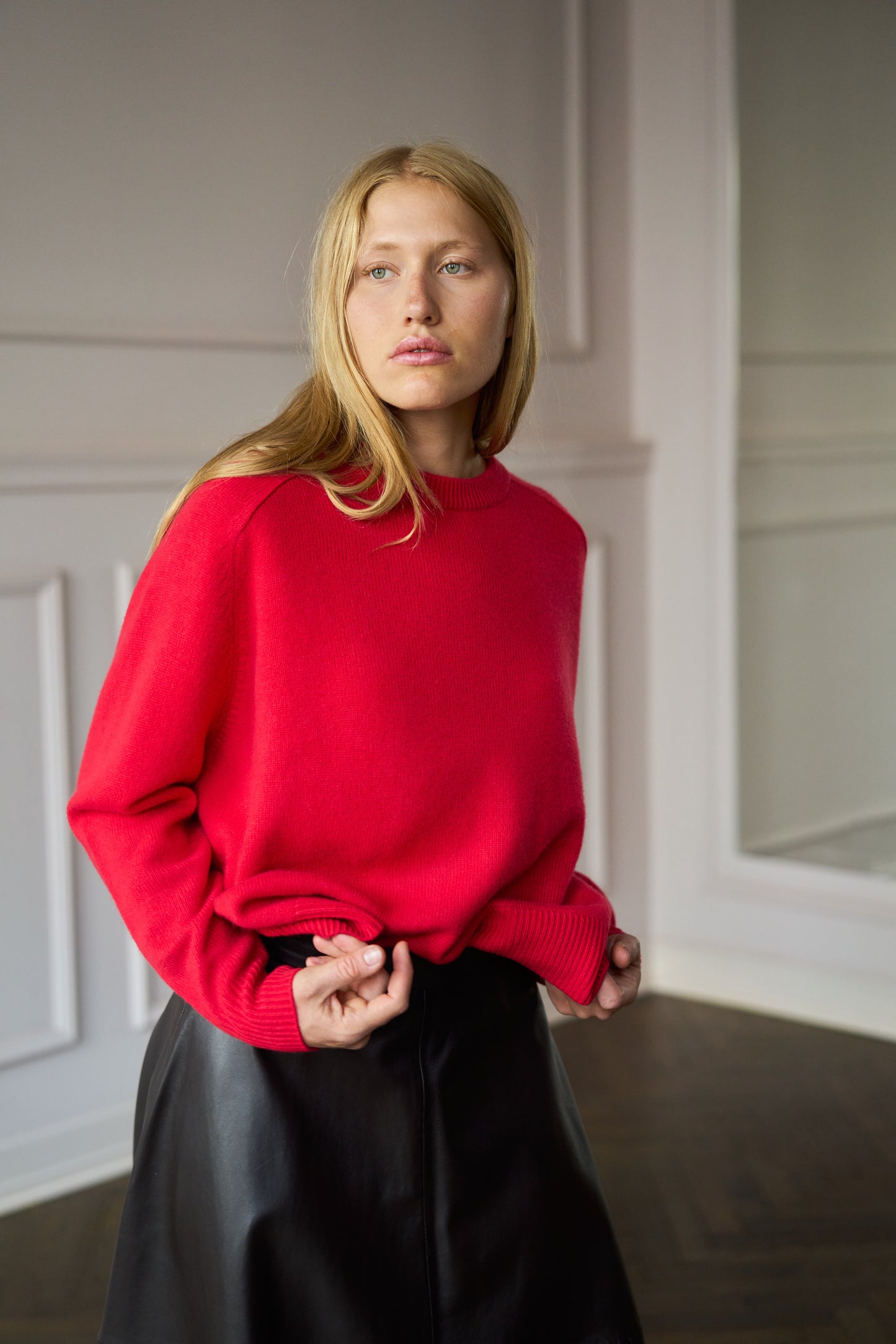 
                  
                    Boyfriend Crewneck Rouge
                  
                