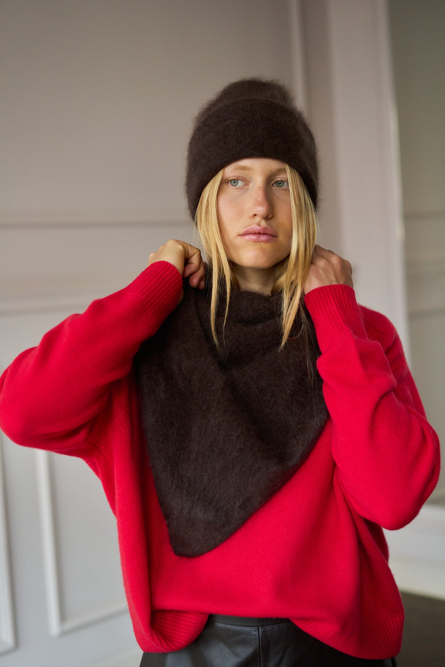 
                  
                    Brushed Cashmere Hat Chocolate Brown
                  
                