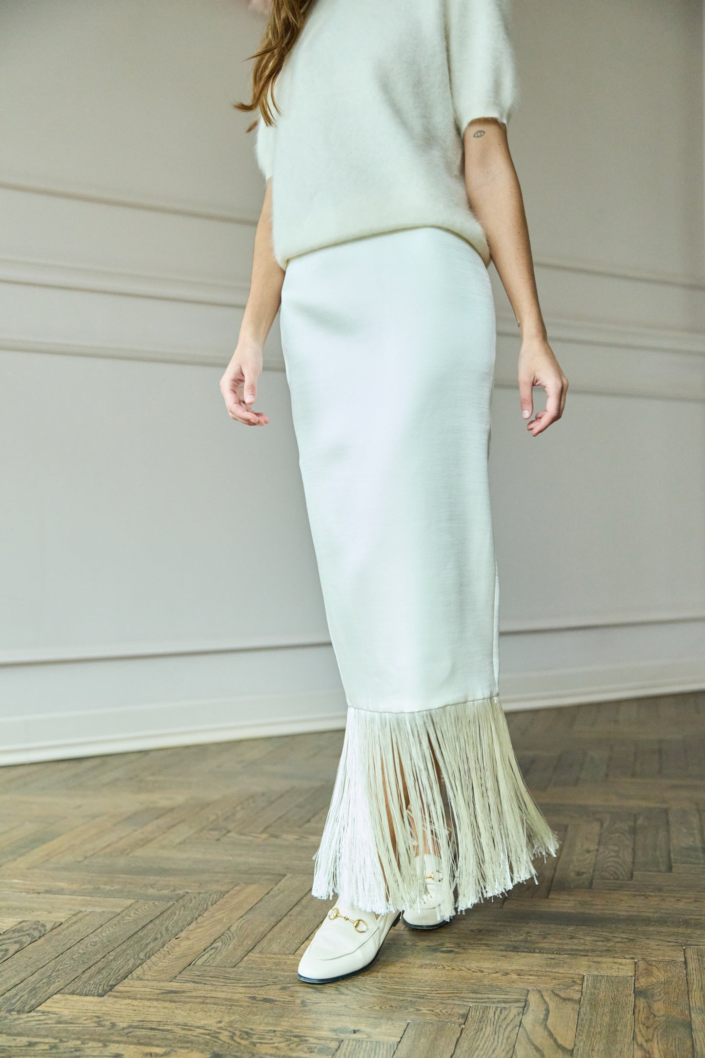 
                  
                    Fringe Skirt Feather White
                  
                