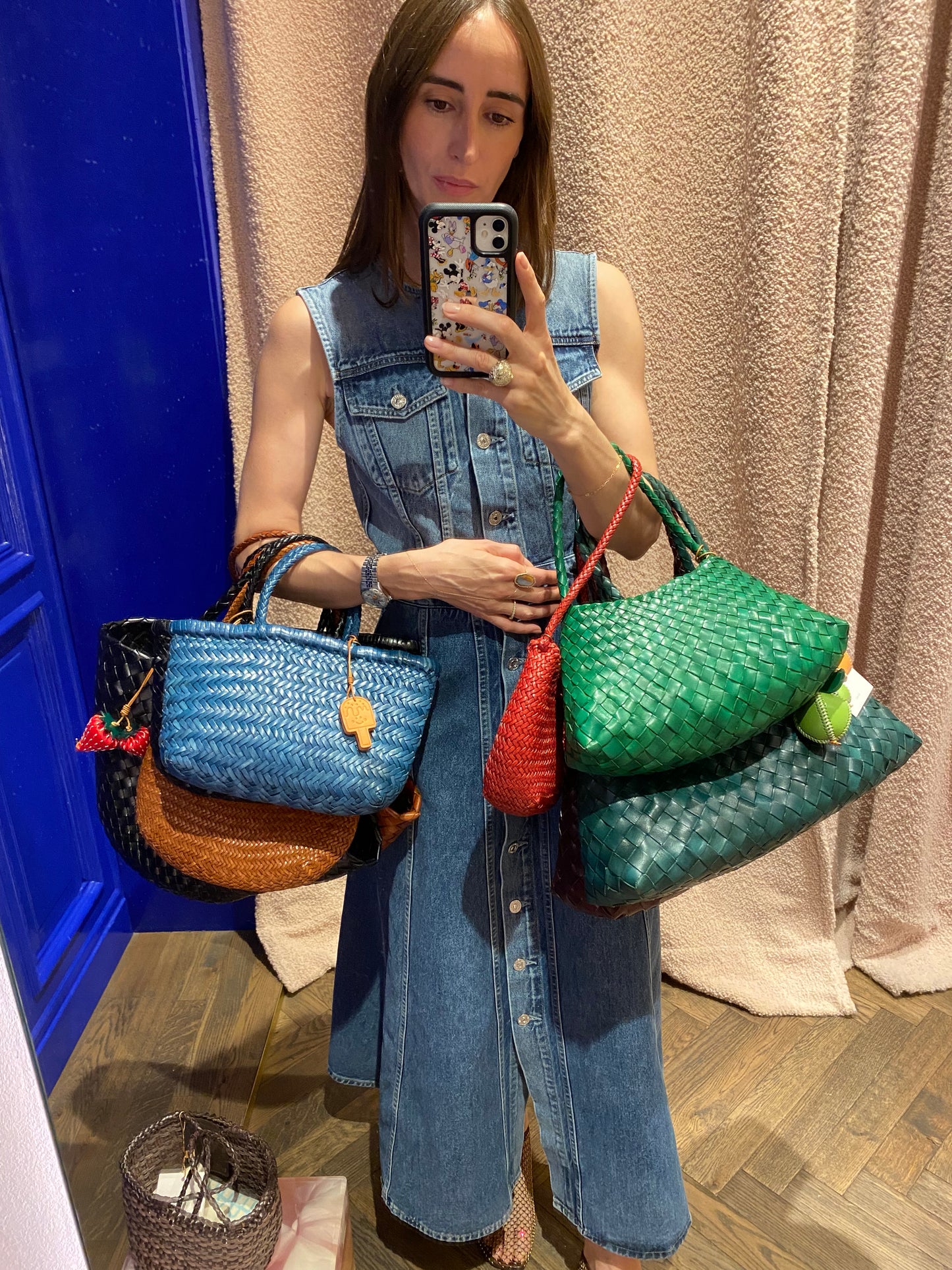 
                  
                    Dragon Diffusion Mini Flat Gora Bag Ocean
                  
                