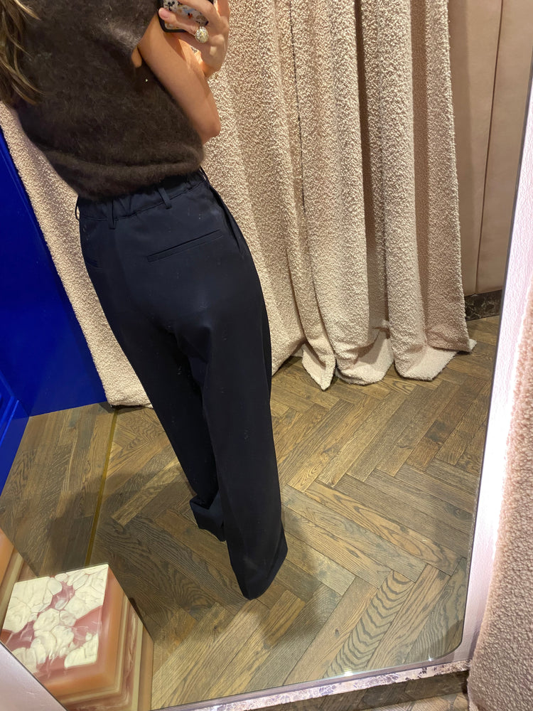 
                  
                    Frejus Trousers Bleu Nuit
                  
                