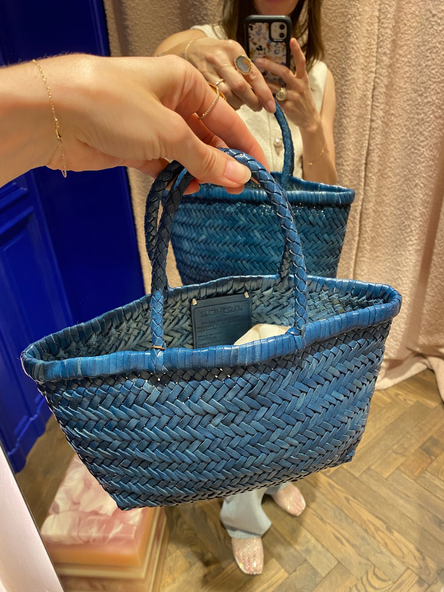 
                  
                    Dragon Diffusion Mini Flat Gora Bag Ocean
                  
                