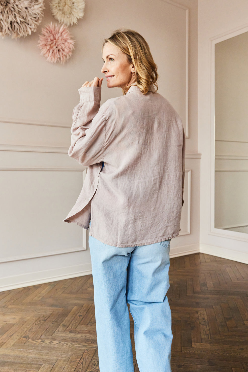 April-First-Berlin-Agolde-Low-Slung-Baggy-Barena-Camica-Cristy-Telino-Glicine-Blouse