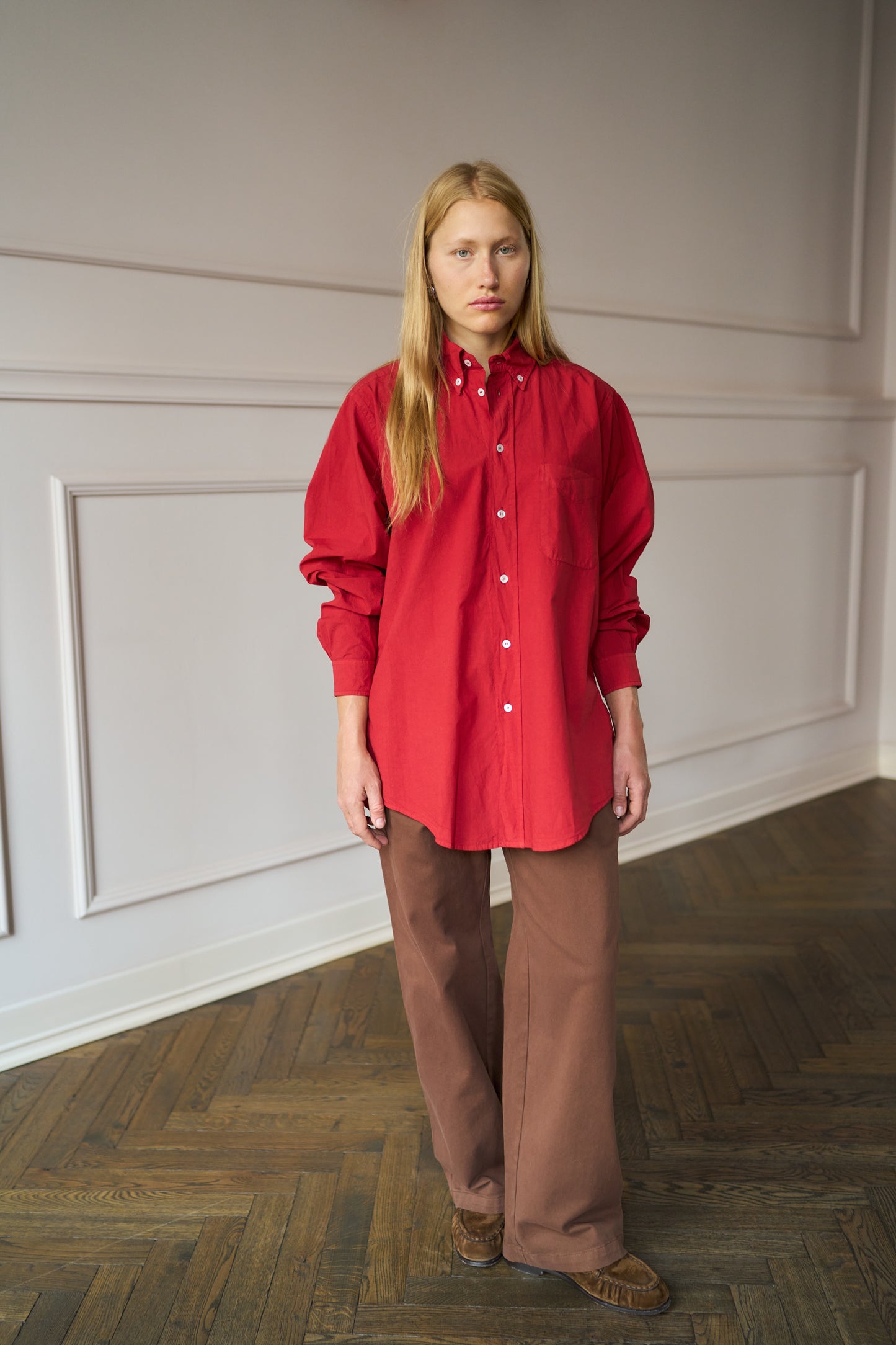 
                  
                    April-First-Berlin-Barena-Venezia-Camicia-Rosso-Ida-Pants-Mante
                  
                