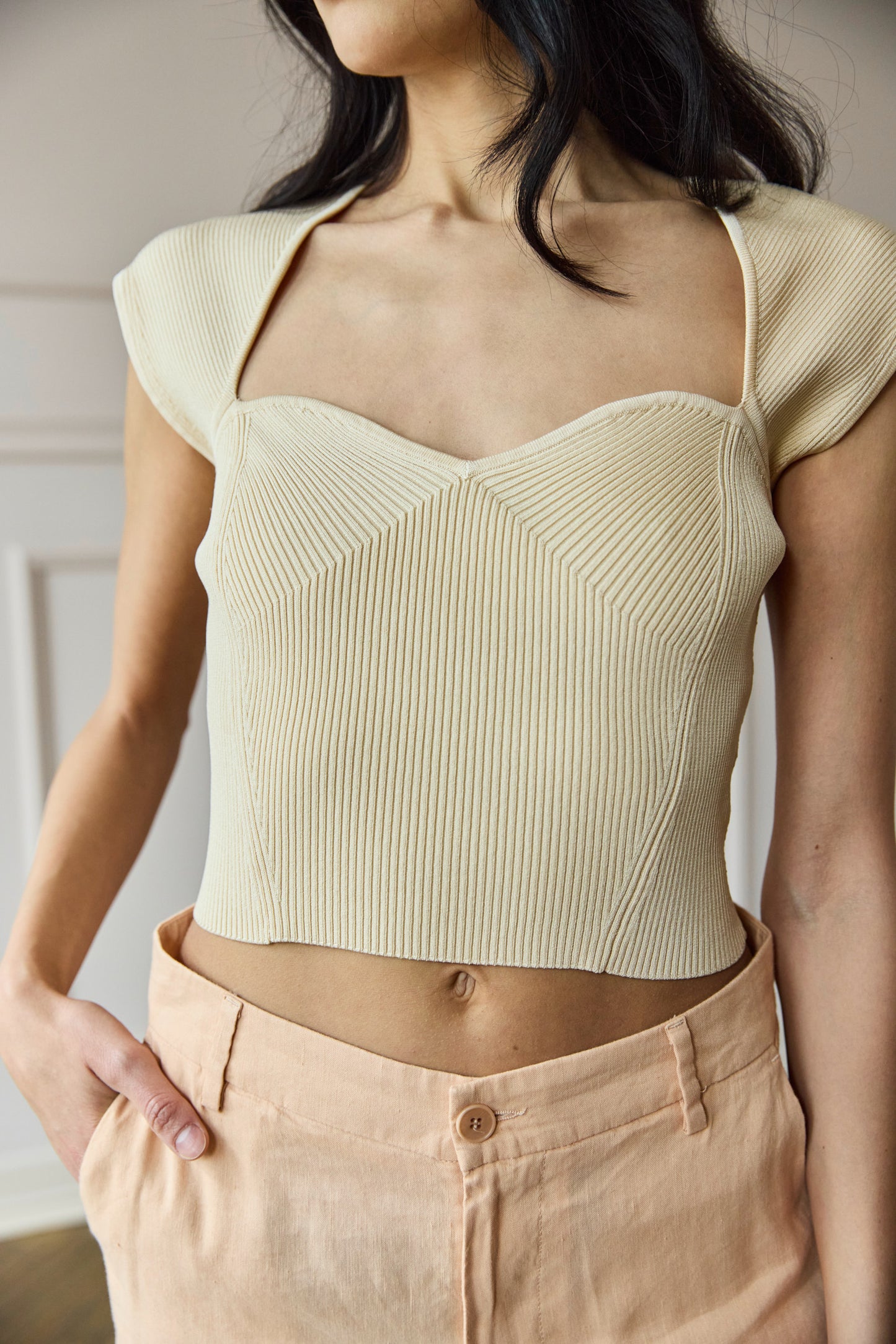 
                  
                    Abia Tee Almond
                  
                
