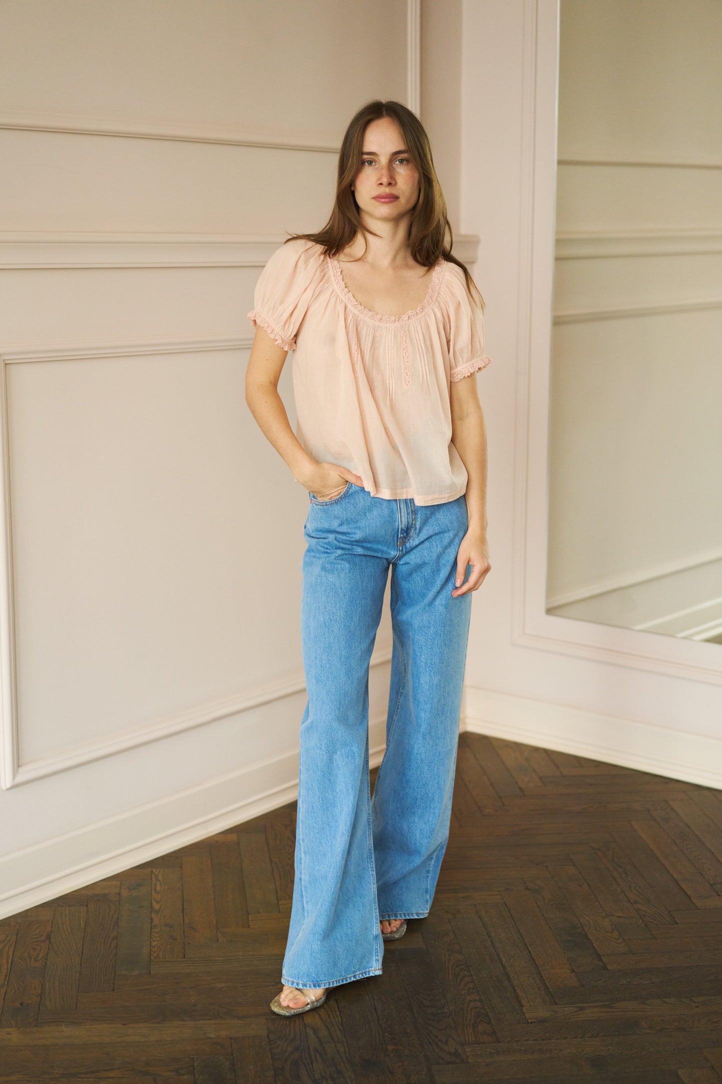 
                  
                    Nariida Java Jeans
                  
                