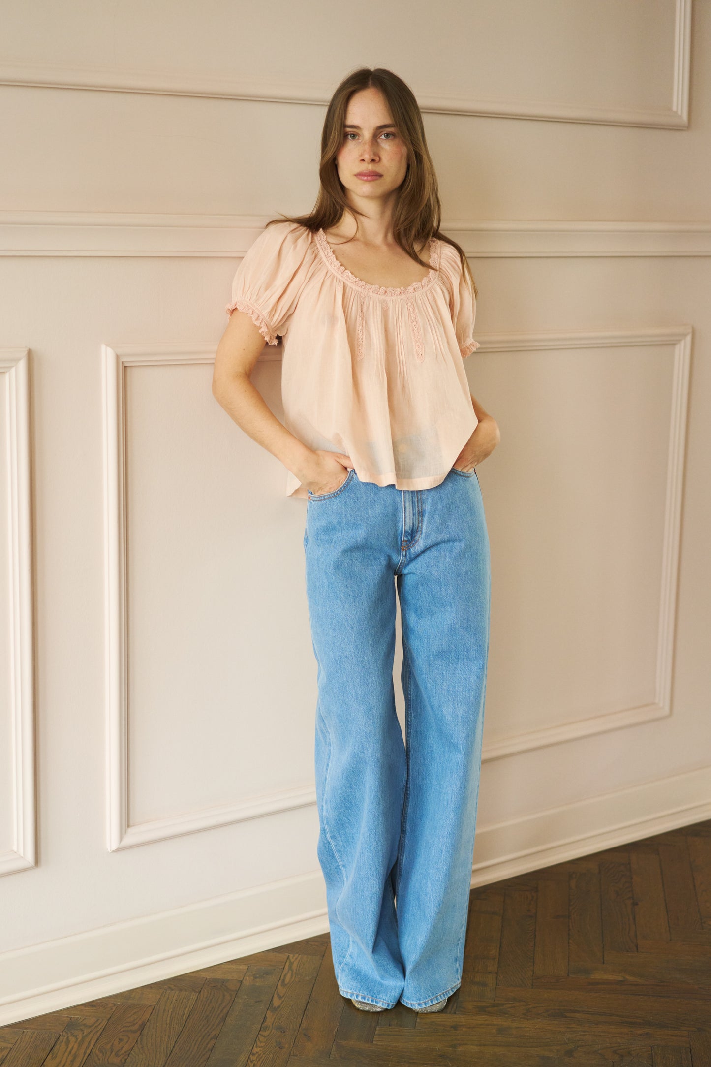 
                  
                    Nariida Java Jeans
                  
                