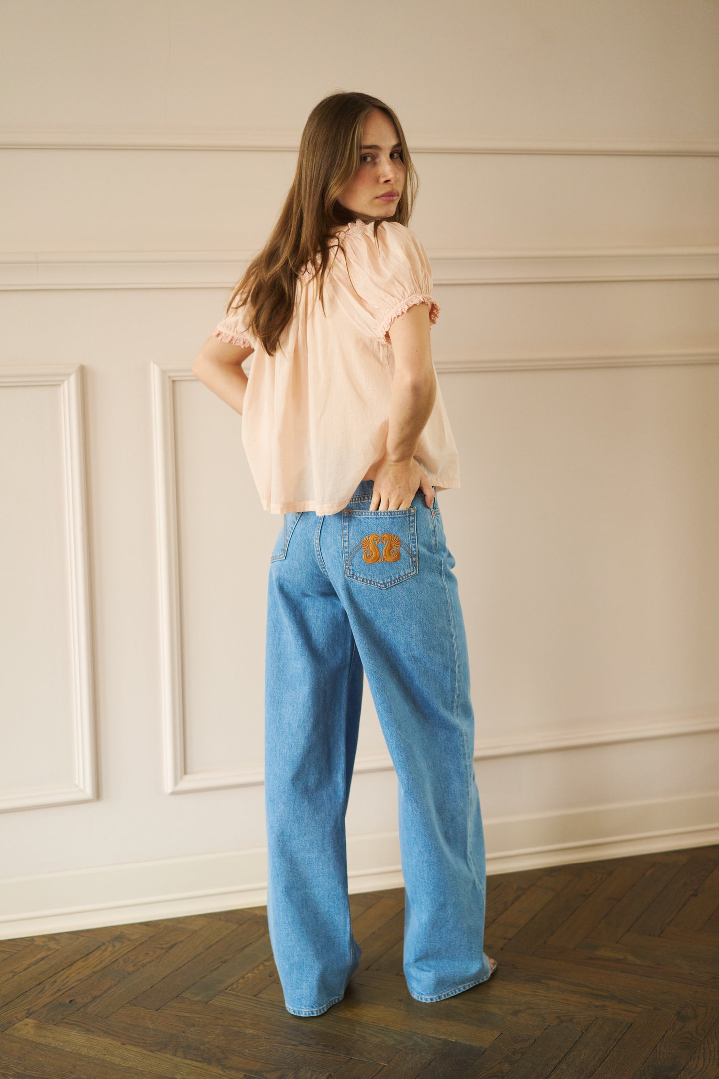 
                  
                    Nariida Java Jeans
                  
                