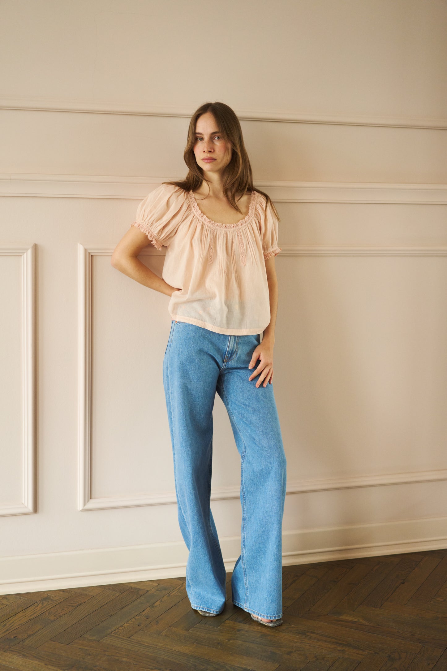 
                  
                    Nariida Java Jeans
                  
                