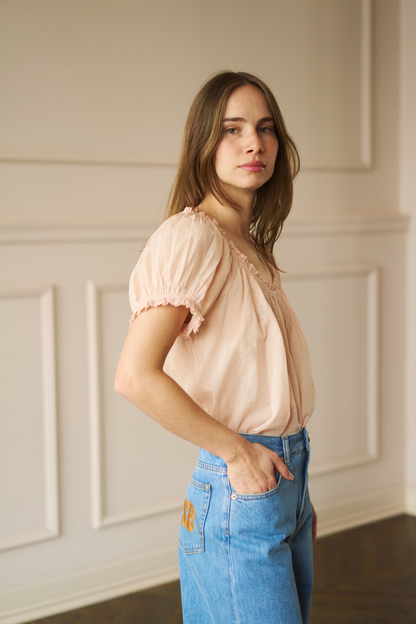 
                  
                    Nariida Java Jeans
                  
                