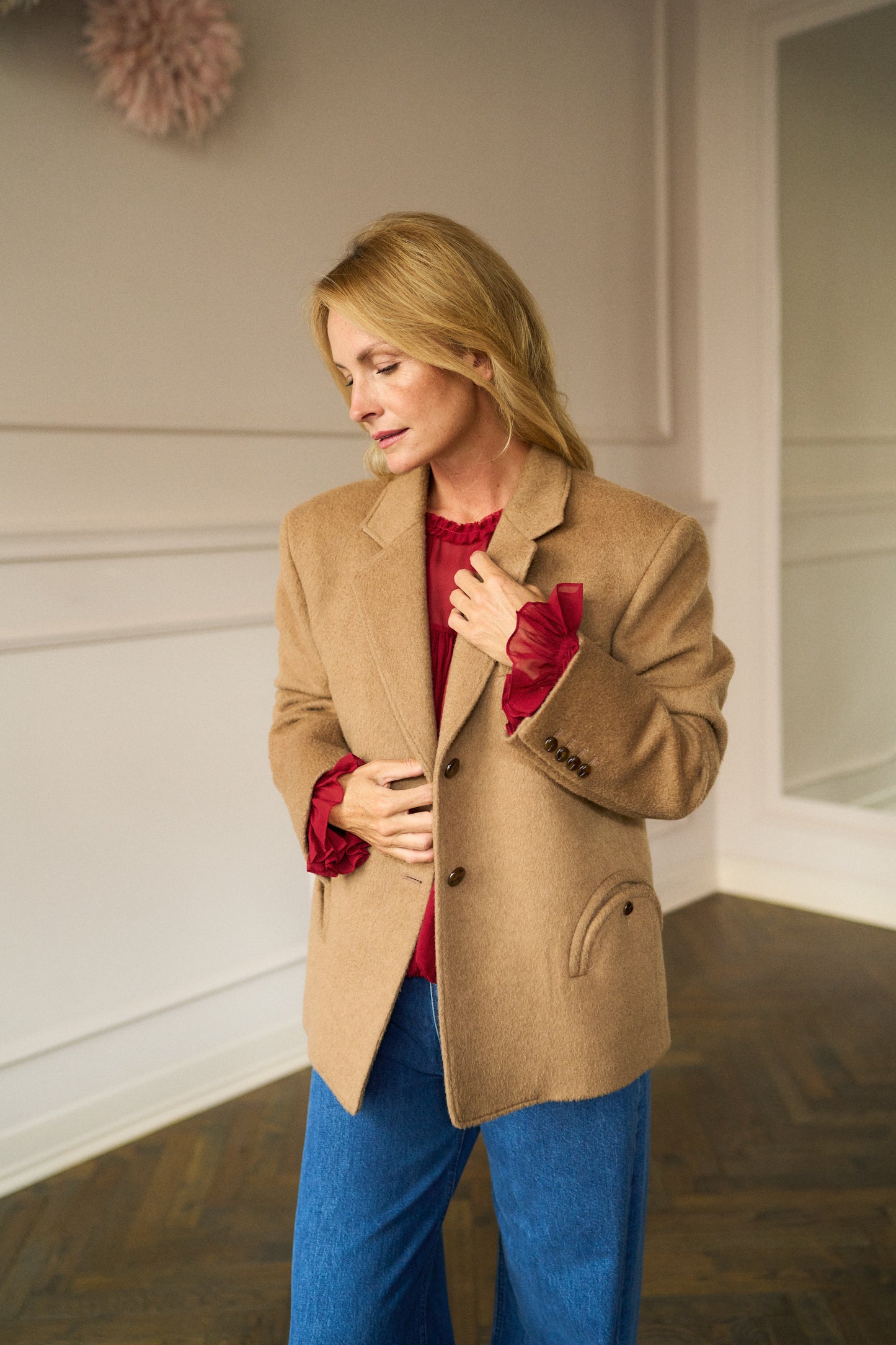 
                  
                    April-First-Berlin-Blaze-Milano-Petra-Blazer-Camel
                  
                