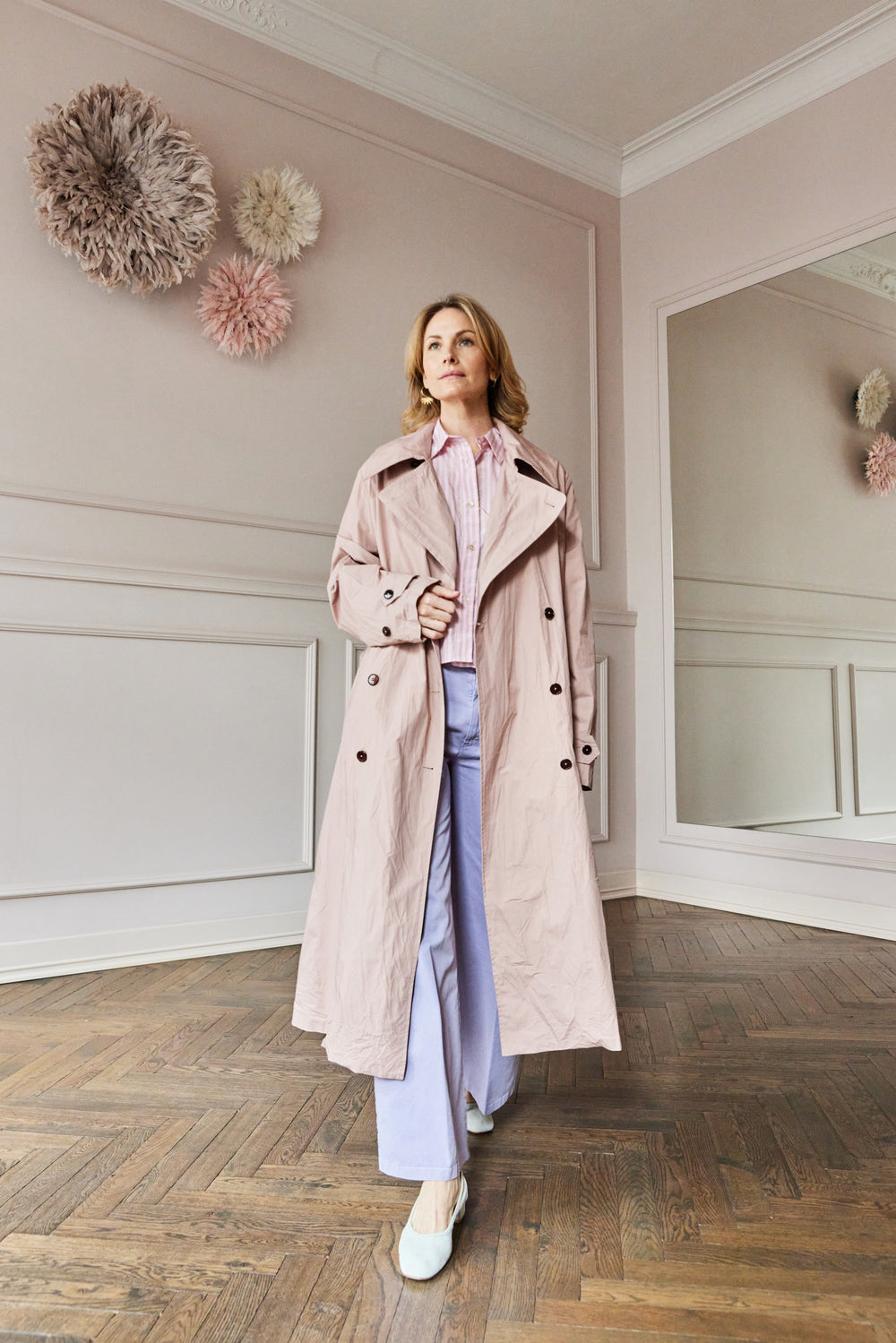 April-First-Berlin-Forte-Forte-Pants-Lavande-Striped-Shirt-Petalo-Barena-Trenchcoat-Quarzo