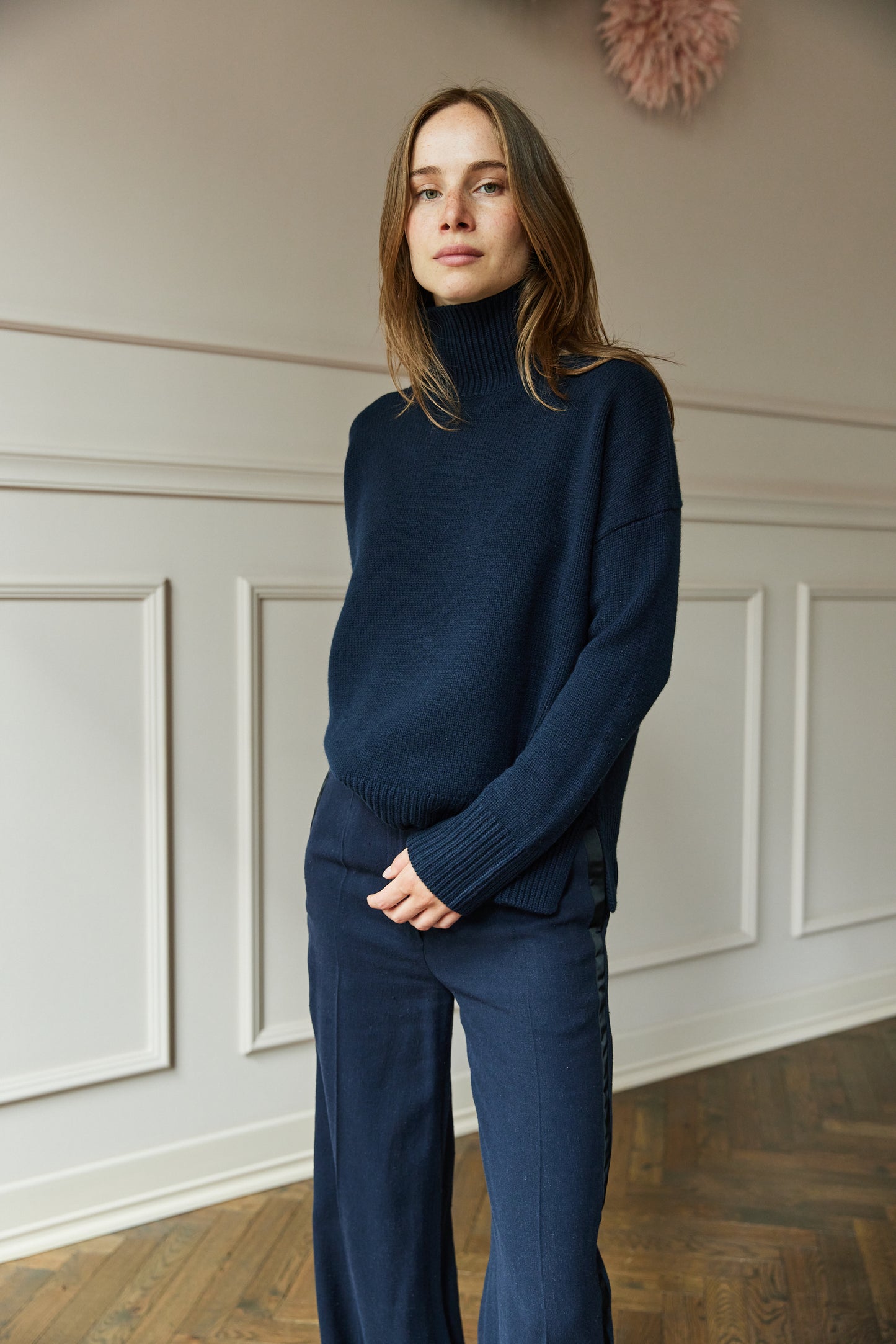 
                  
                    Kujten Ulla Knit Navy
                  
                