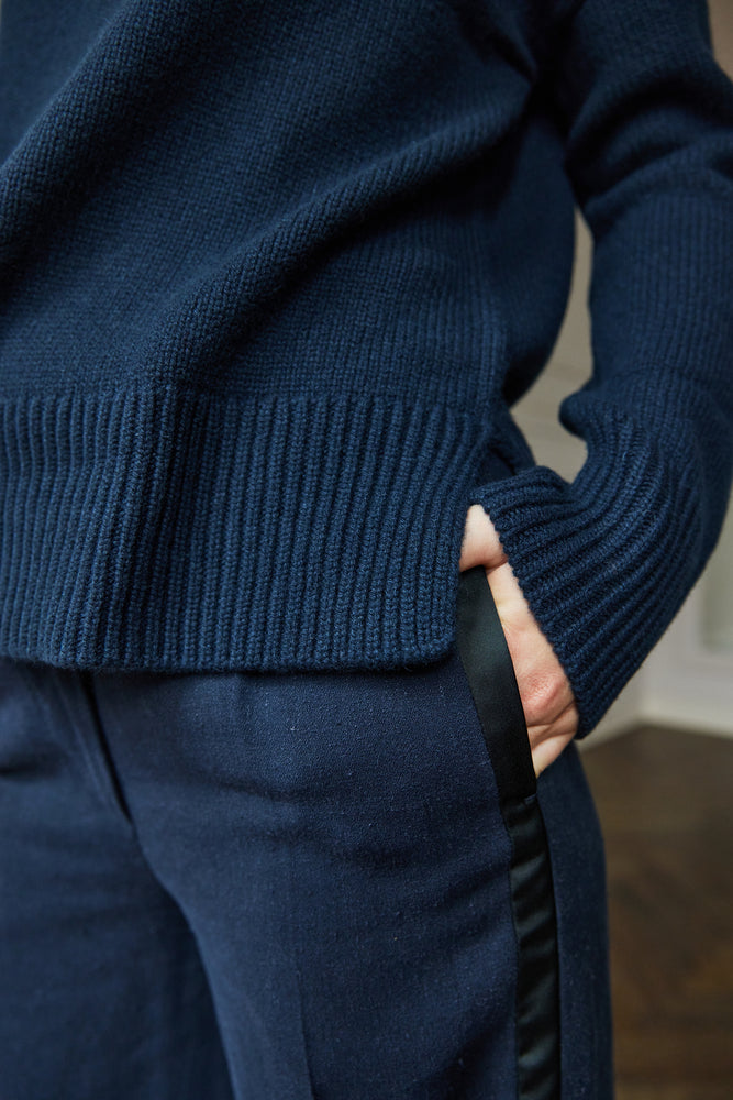 
                  
                    Kujten Ulla Knit Navy
                  
                