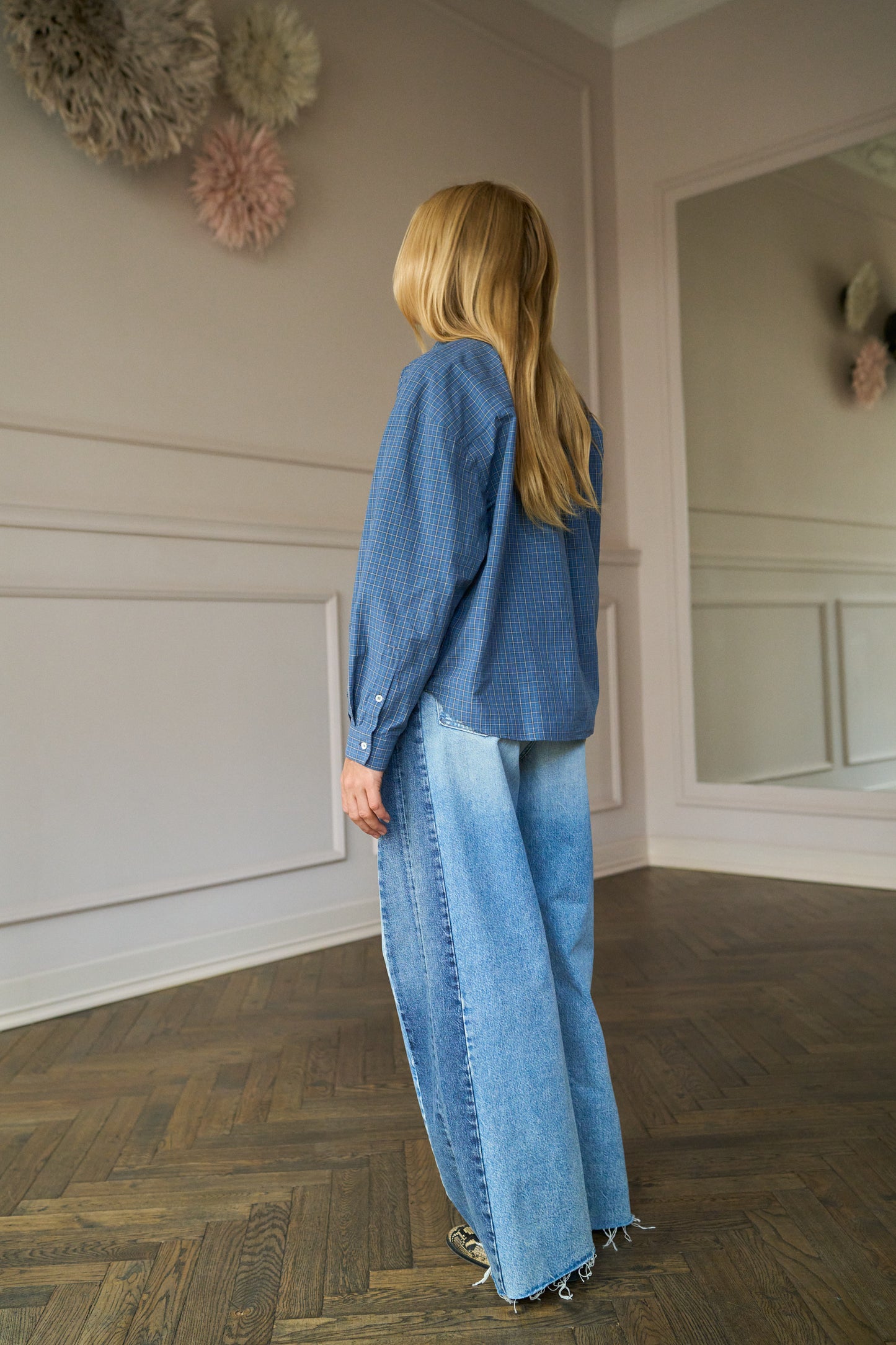 
                  
                    Loie Shirt
                  
                