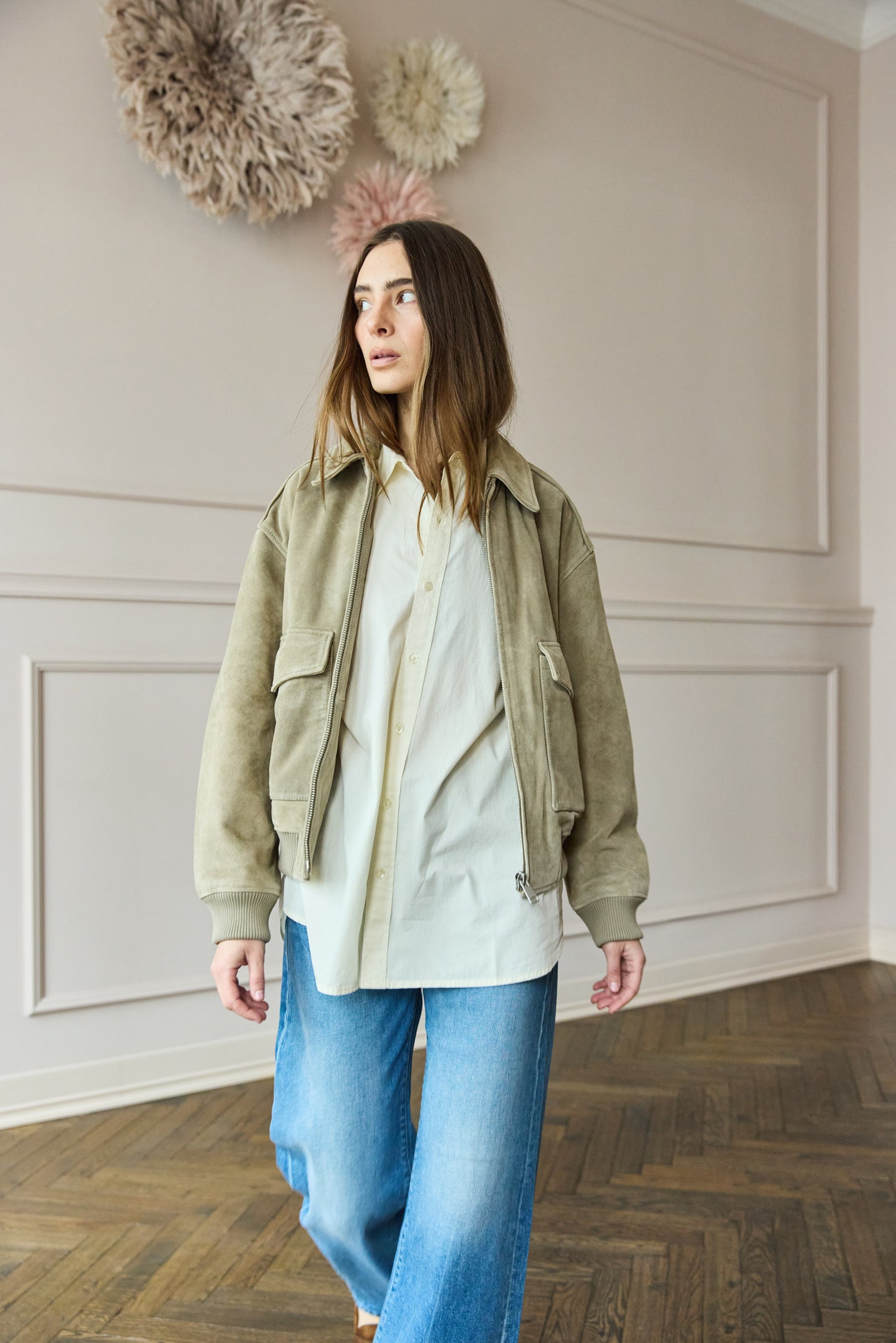 
                  
                    April-First-Berlin-Mother-Jeans-Busy-Sunday-Shirt-Antique-White
                  
                