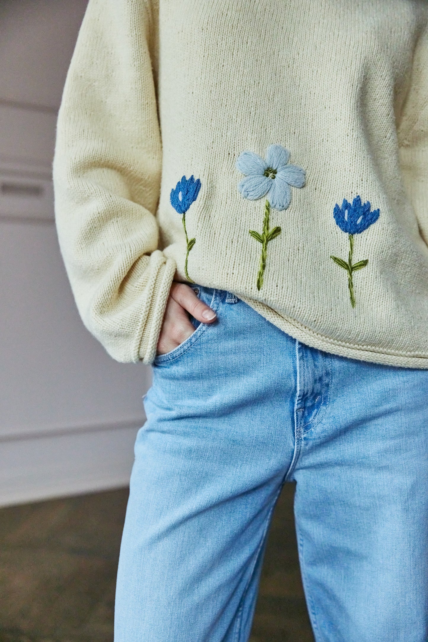 
                  
                    April-First-Berlin-Mother-Jeans-Spinner-Zip-Heel-Re-Done-Floral-Sweater-Neutral
                  
                