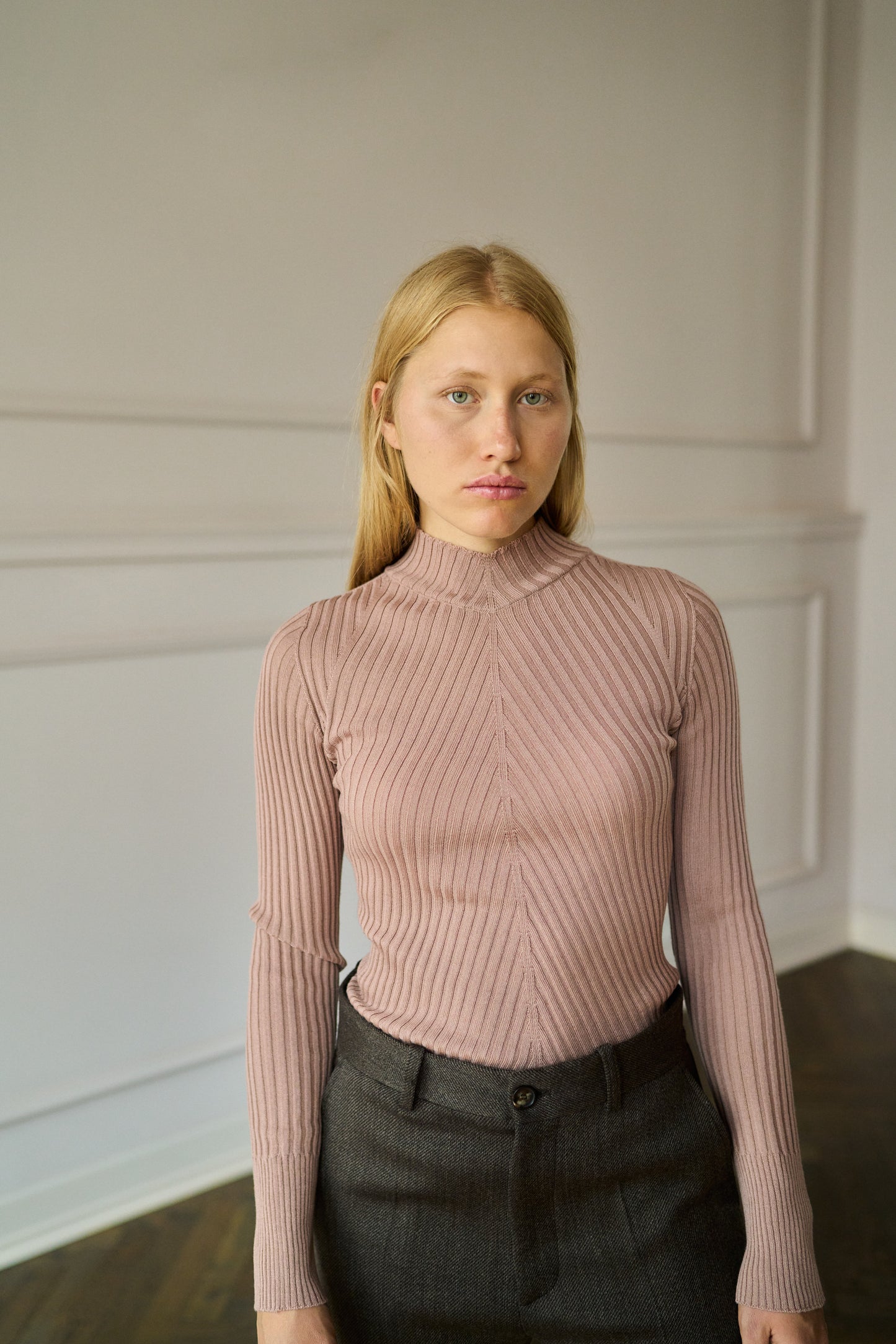 
                  
                    Turtleneck Rosa
                  
                