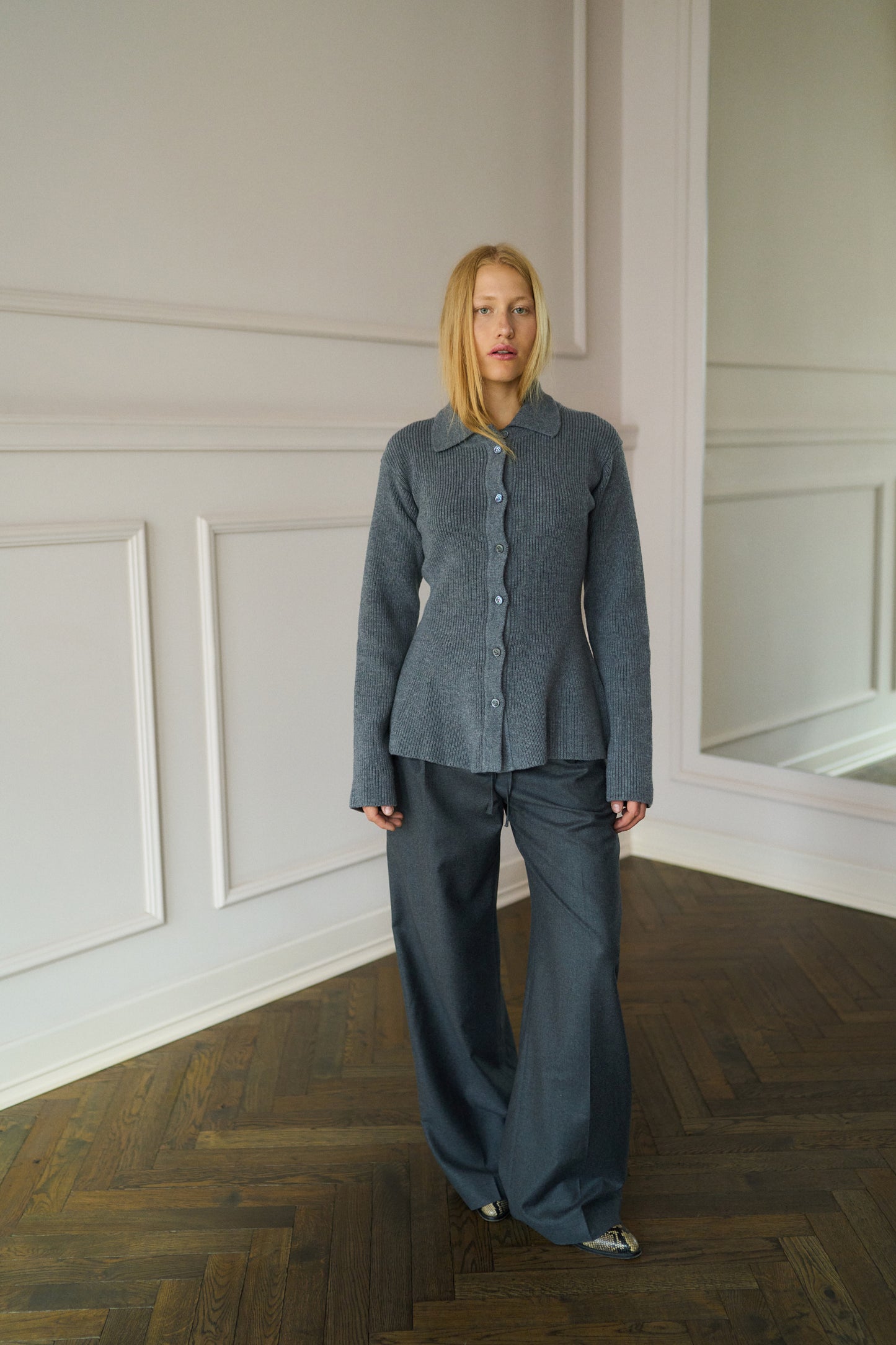 
                  
                    April-First-Berlin-Rohe-Pleated-Wool-Pants-Grey
                  
                