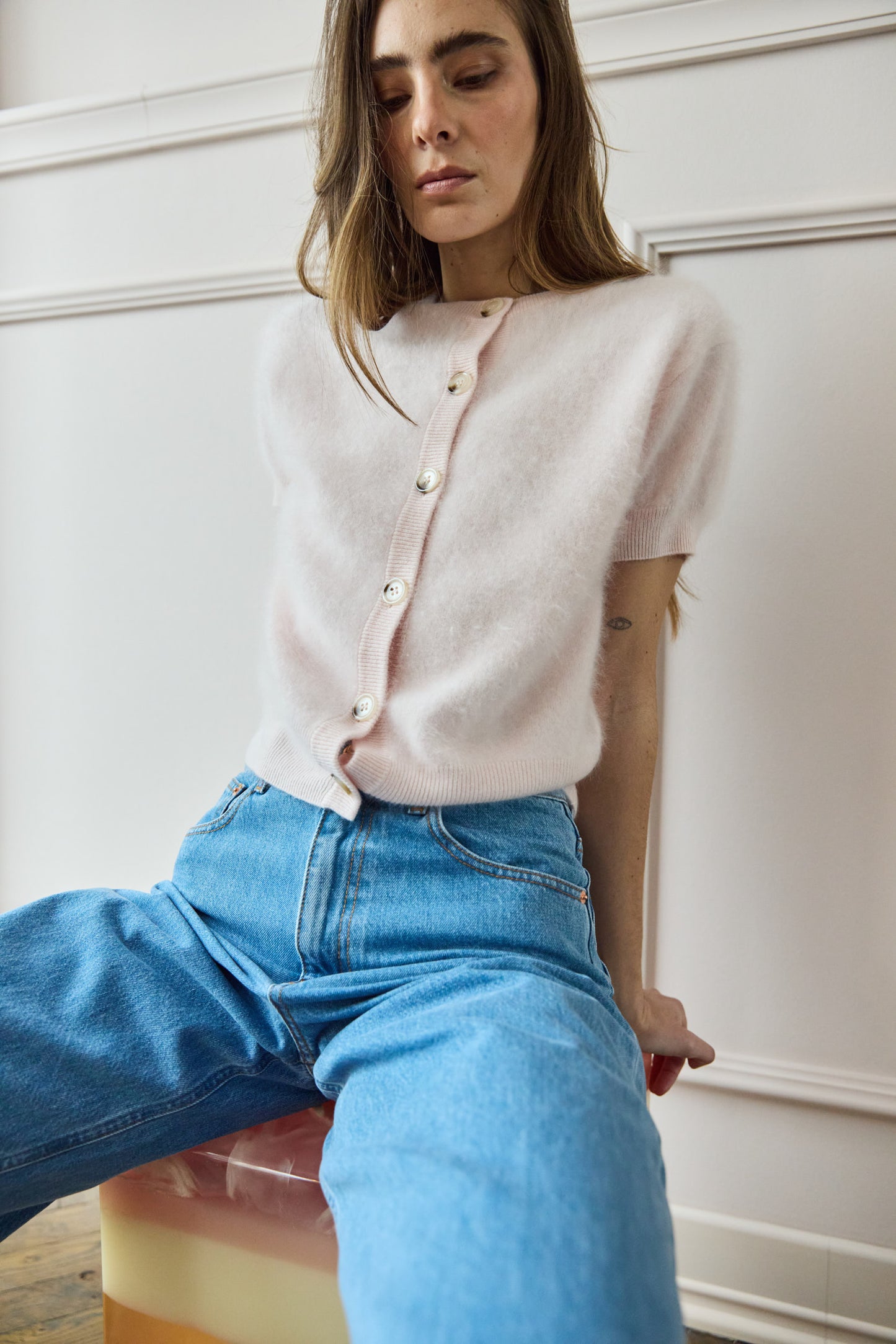 
                  
                    April-First-Berlin-Soft-Goat-Brushed-Short-Sleeve-Cardigan-Powder
                  
                