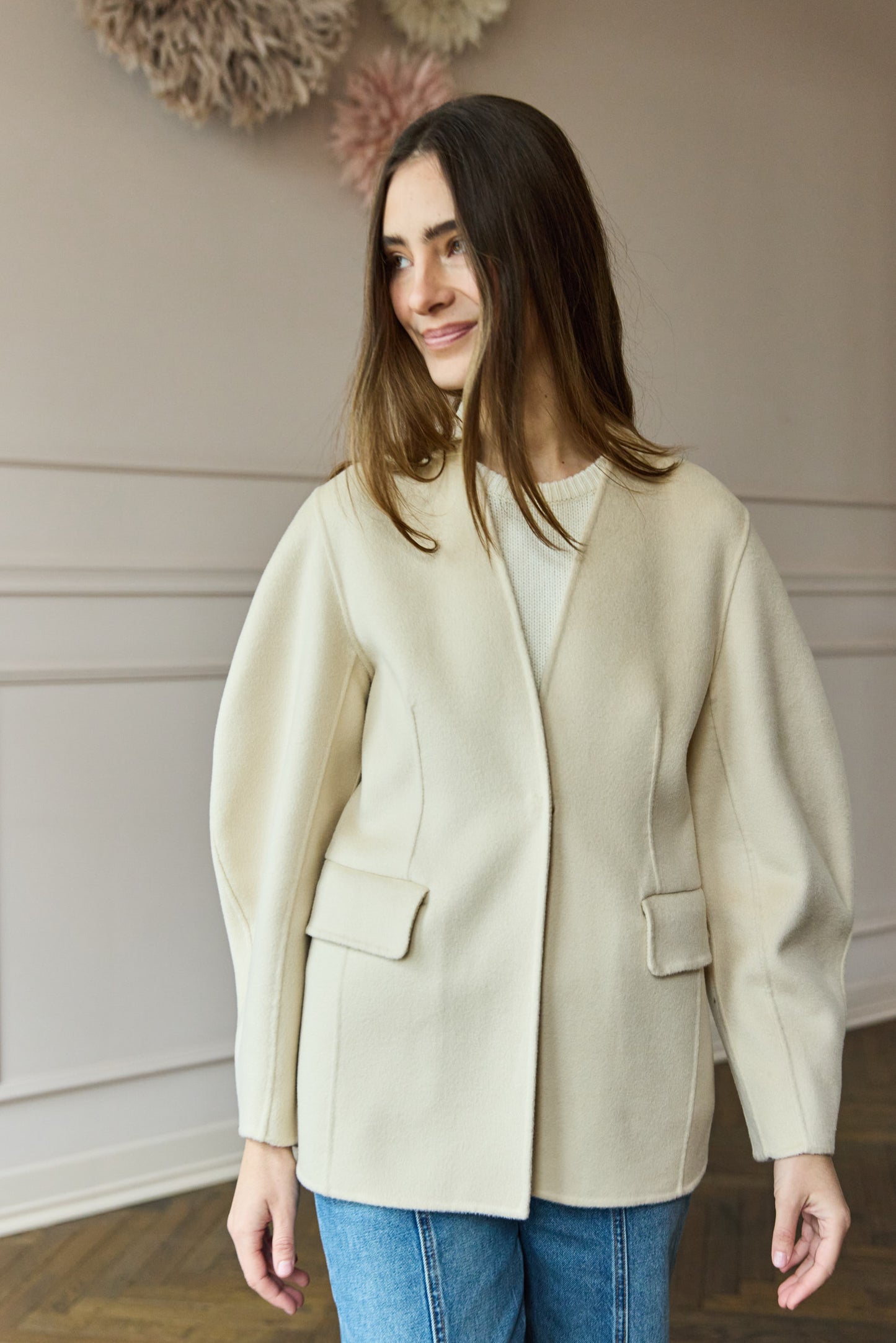 
                  
                    April-First-Berlin-Soft-Goat-Cashmere-Singlet-Feather-White
                  
                