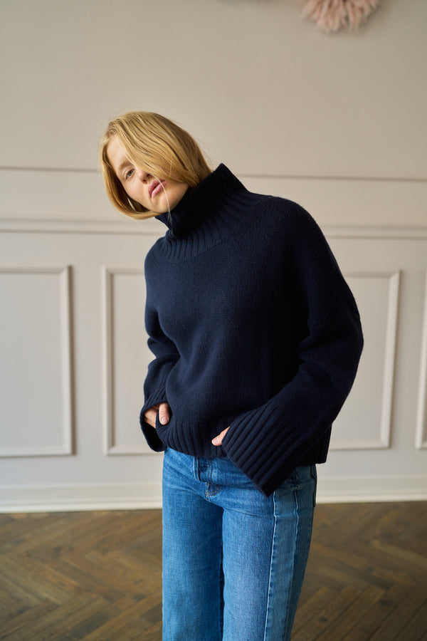 Girlfriend Turtleneck Navy