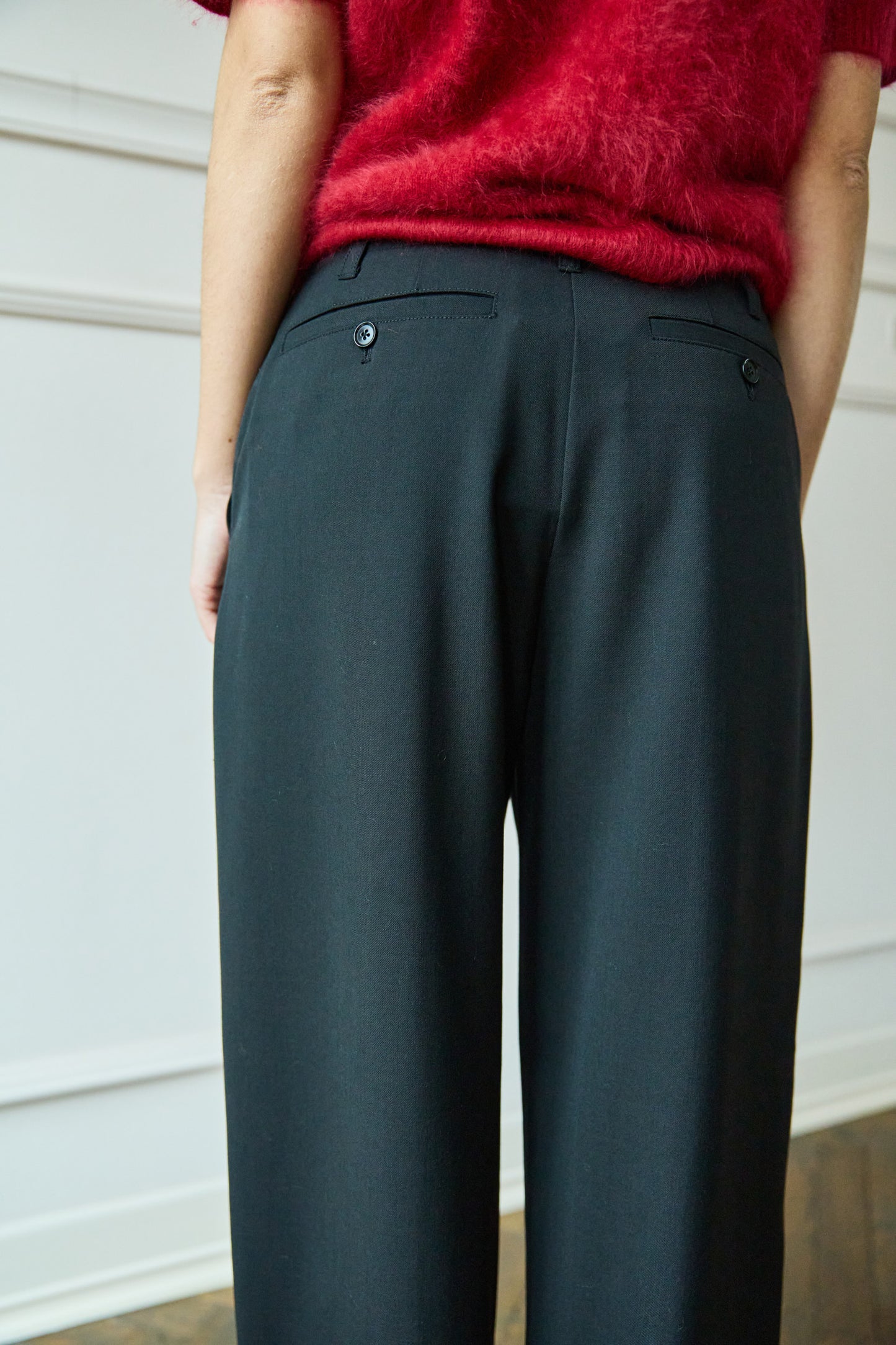 
                  
                    Ames Barell Leg Pants Black
                  
                