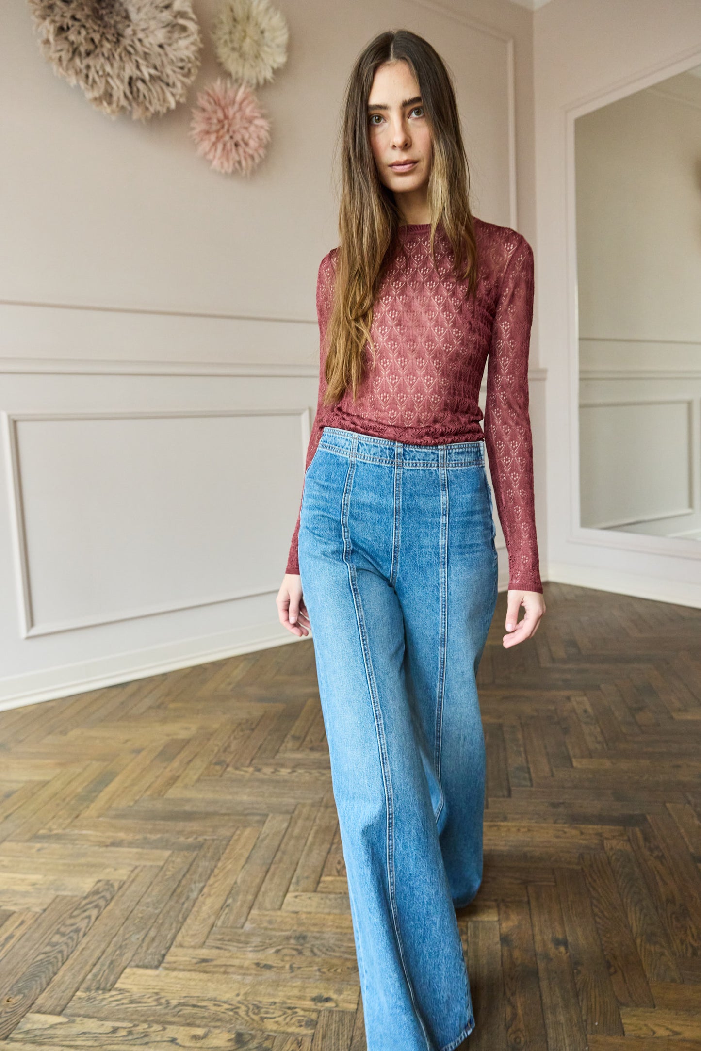 April-First-Berlin-Ulla-Johnson-Adriel-Longsleeve-Tunica-Bianca-Wide-Leg-Jean-8