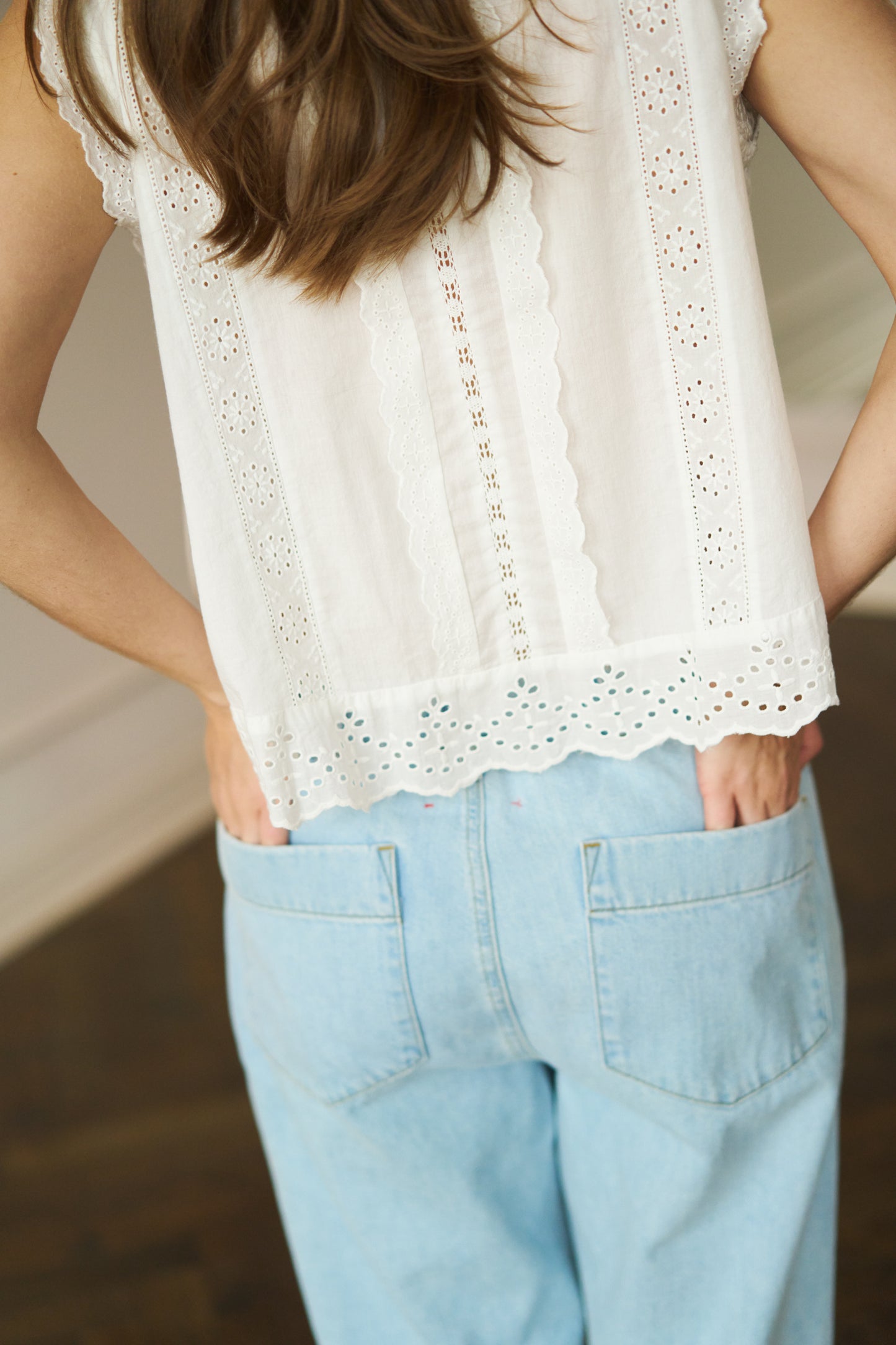 
                  
                    Lara Top White
                  
                