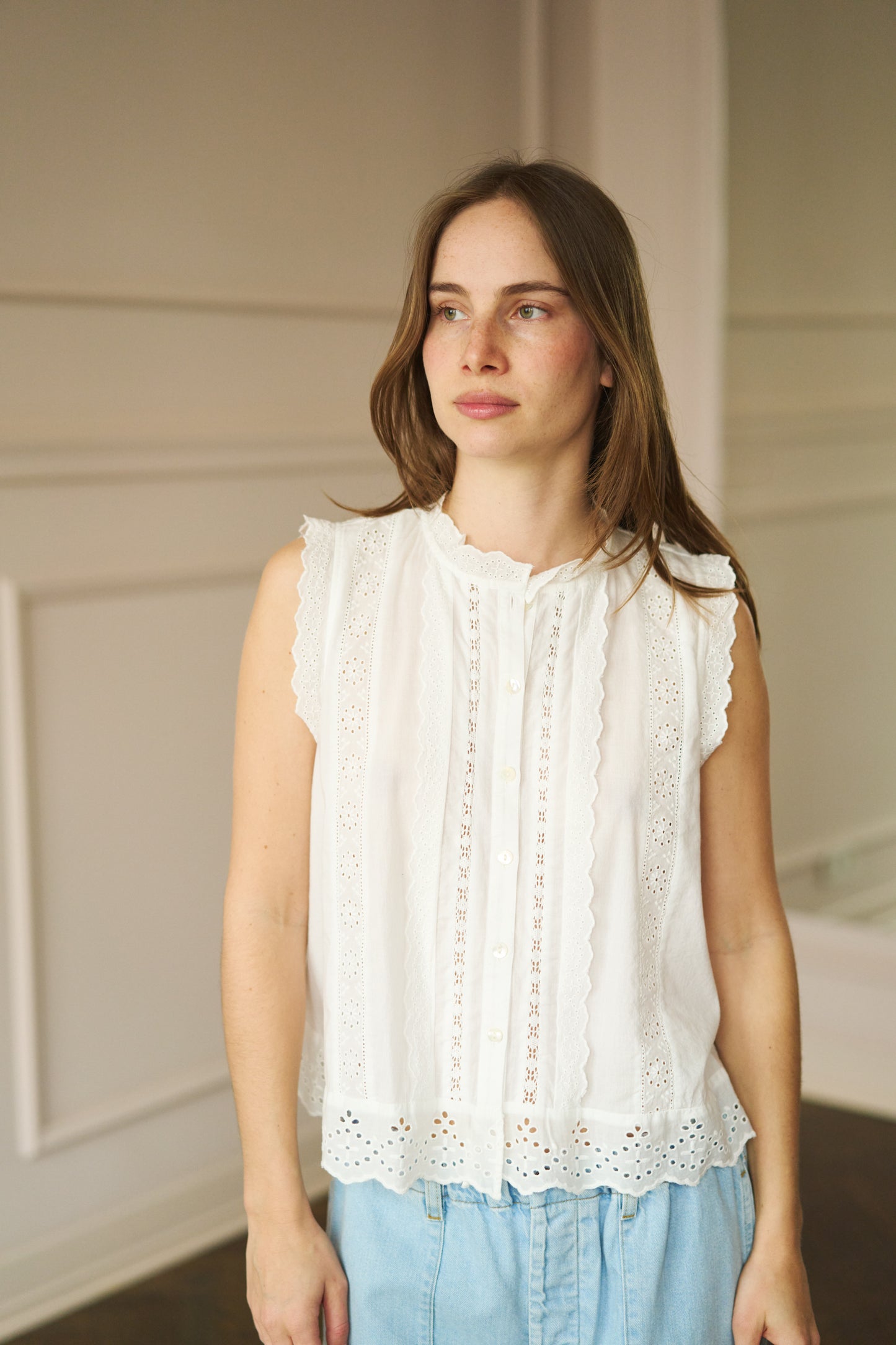 
                  
                    Lara Top White
                  
                