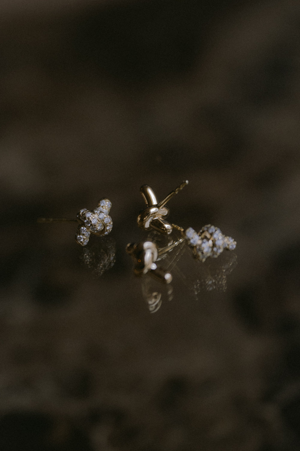 April First 14k Gold Knot Studs Pavé
