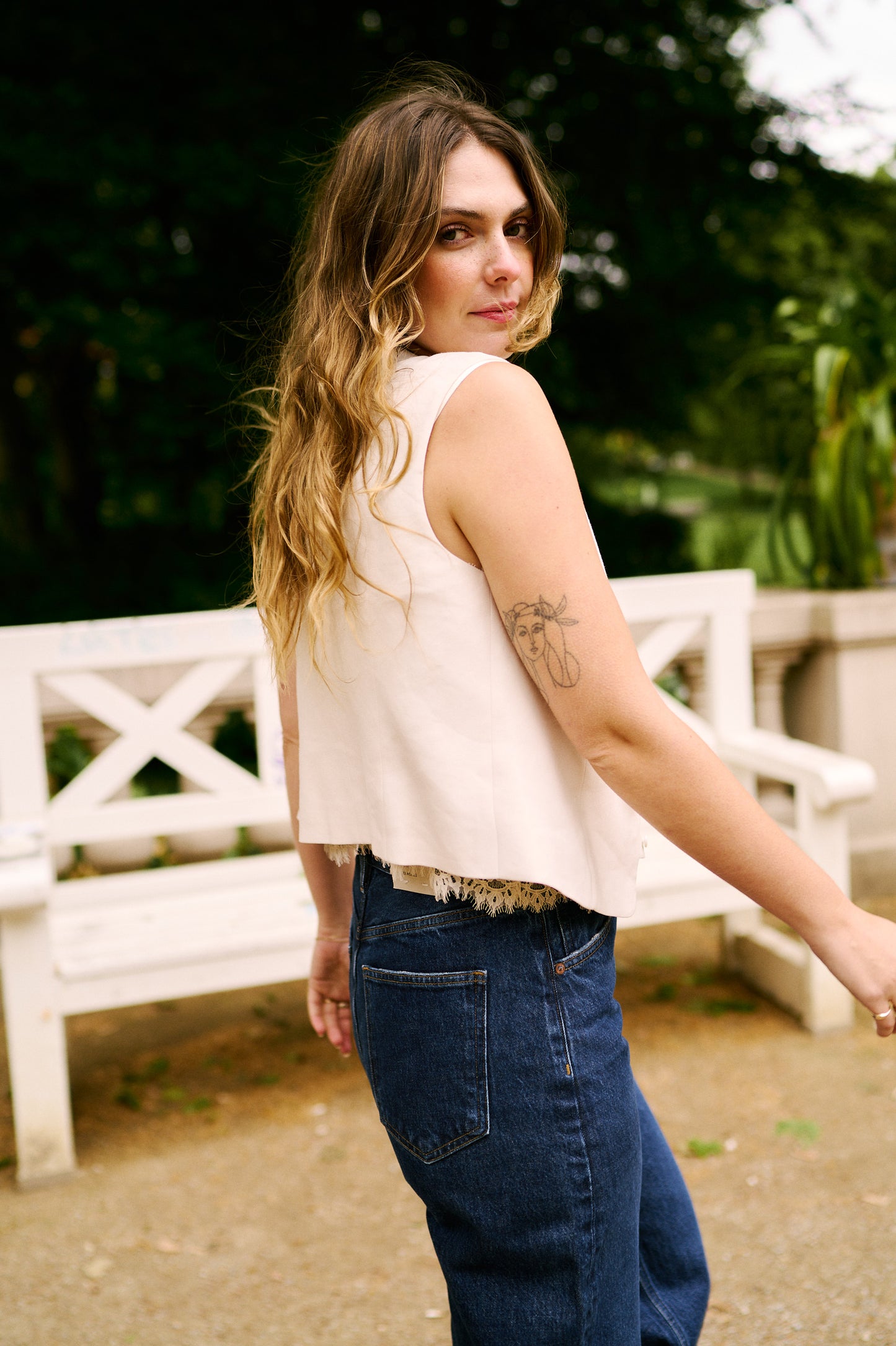 
                  
                    A.L.C. Leo Vest Beige
                  
                