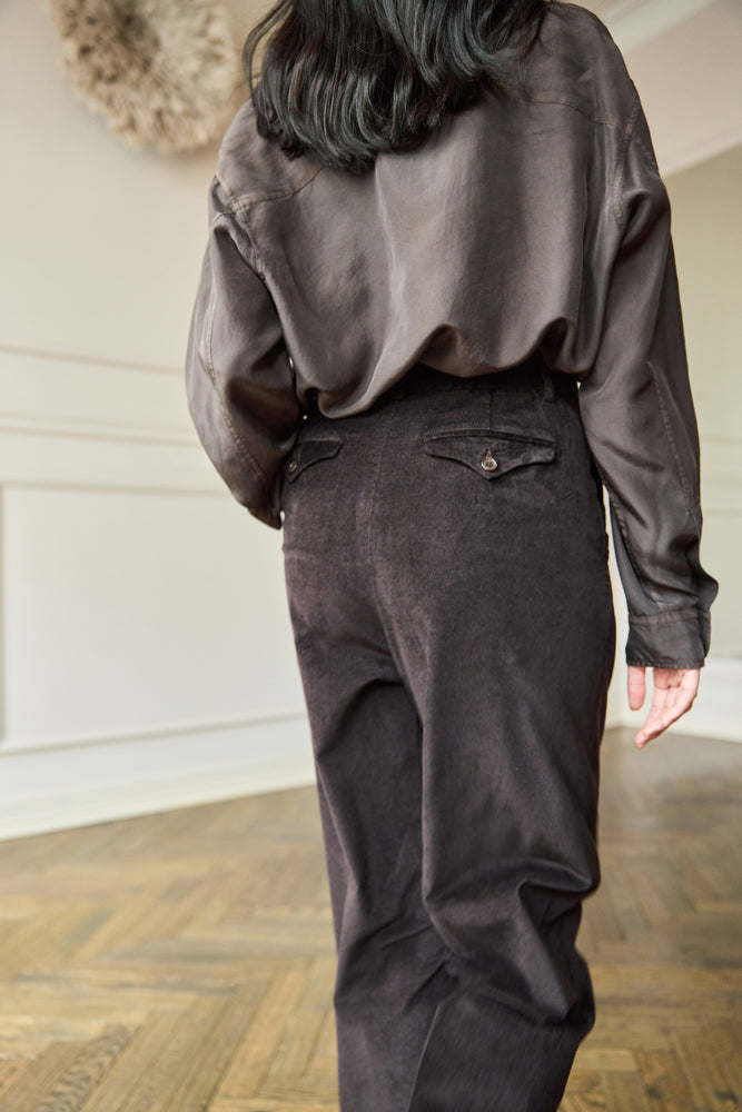 
                  
                    Pants Nini Velvet Brown
                  
                