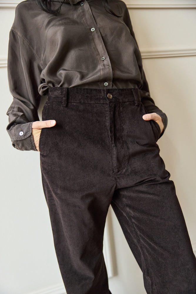 
                  
                    Pants Nini Velvet Brown
                  
                
