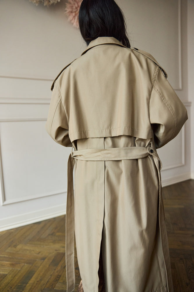 
                  
                    Trenchcoat Khaki
                  
                