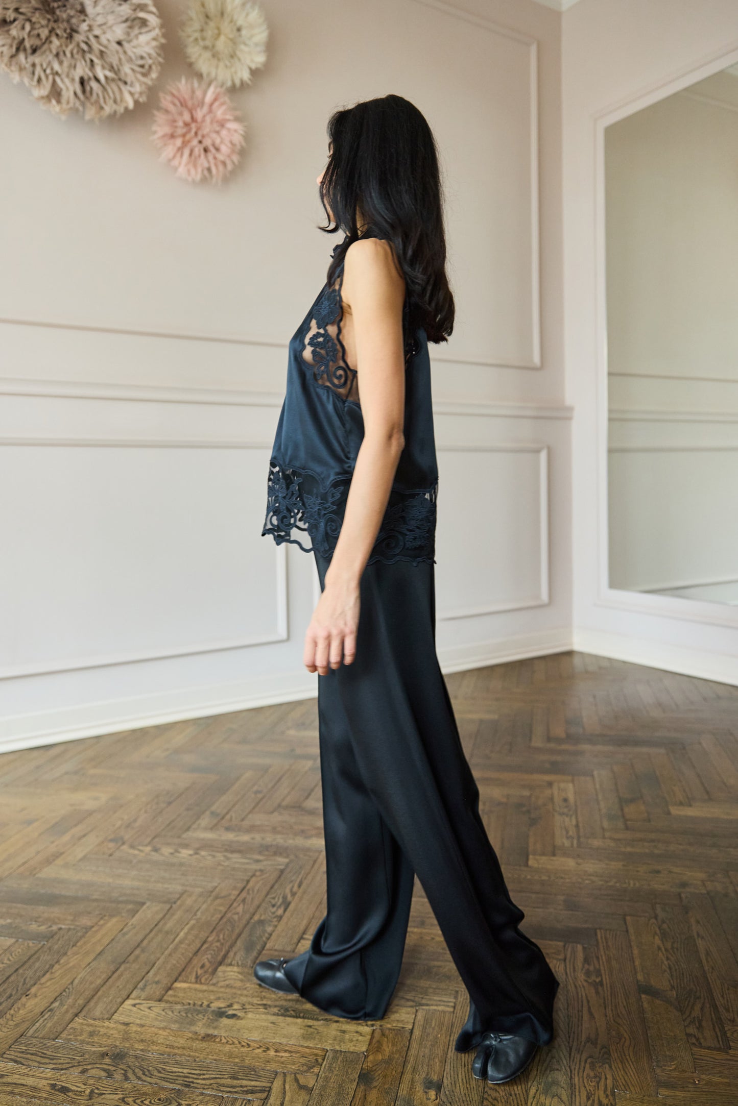 
                  
                    Elowen Top Noir
                  
                