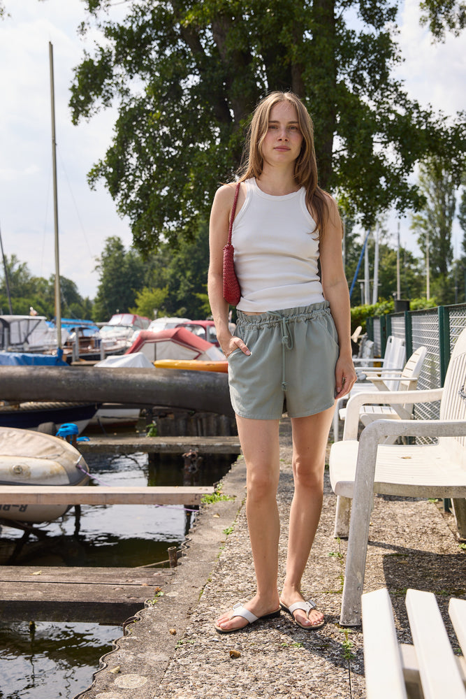 
                  
                    Agolde Tank Off White
                  
                