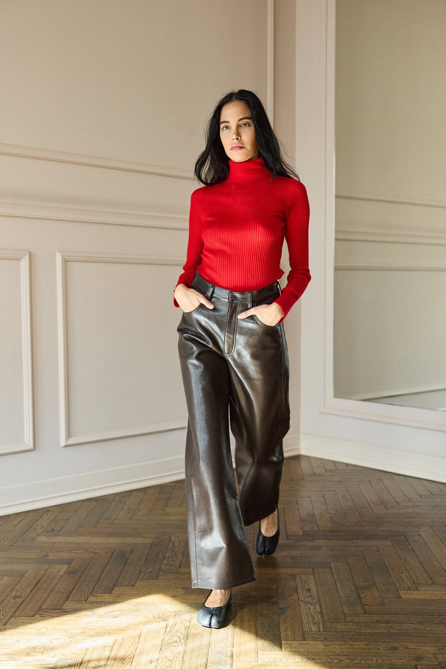 
                  
                    Turtleneck Rosso
                  
                