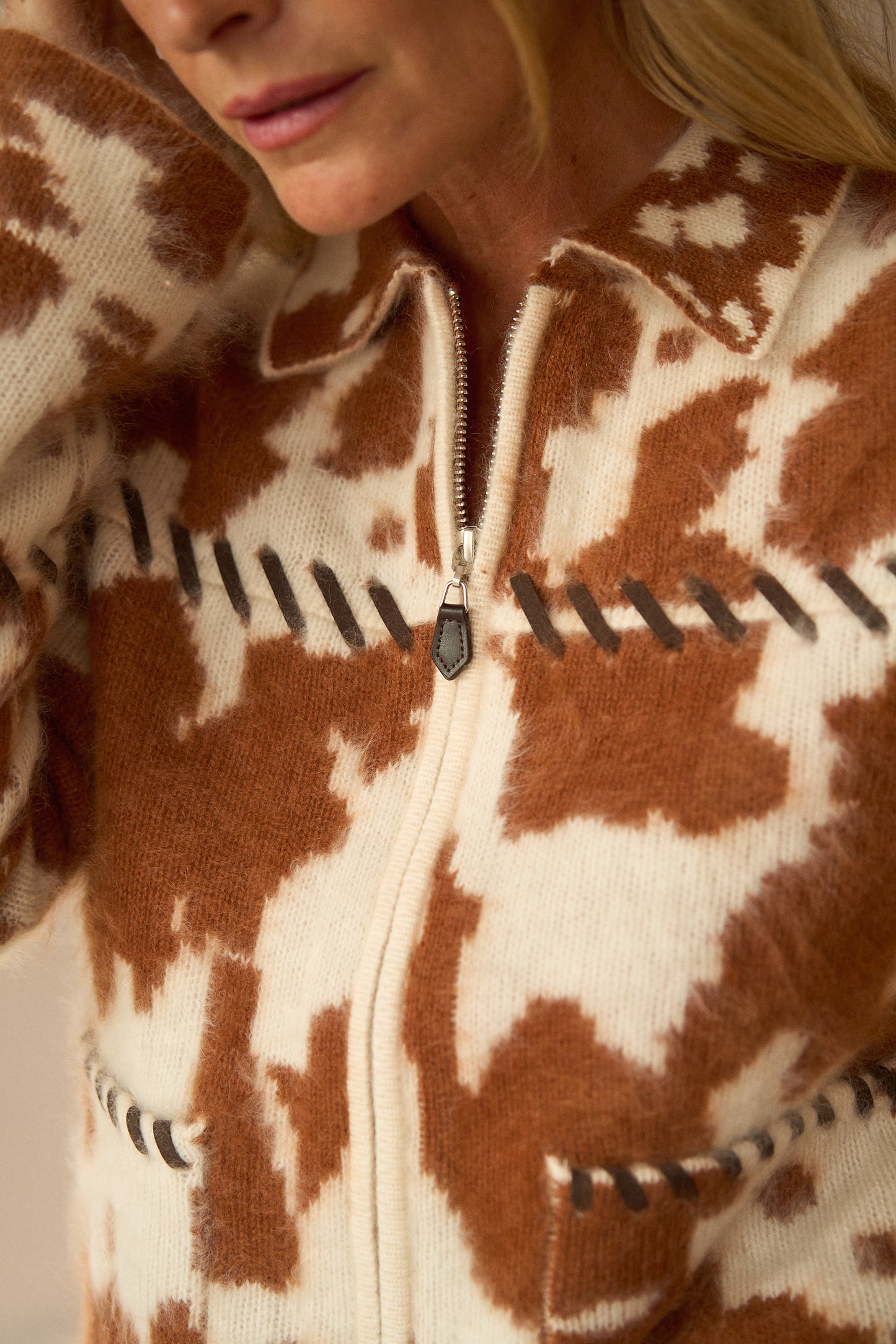 
                  
                    April_First_Berlin_Grizzly_Cowhide_Jacket_Cream_Burnt_Sienna
                  
                
