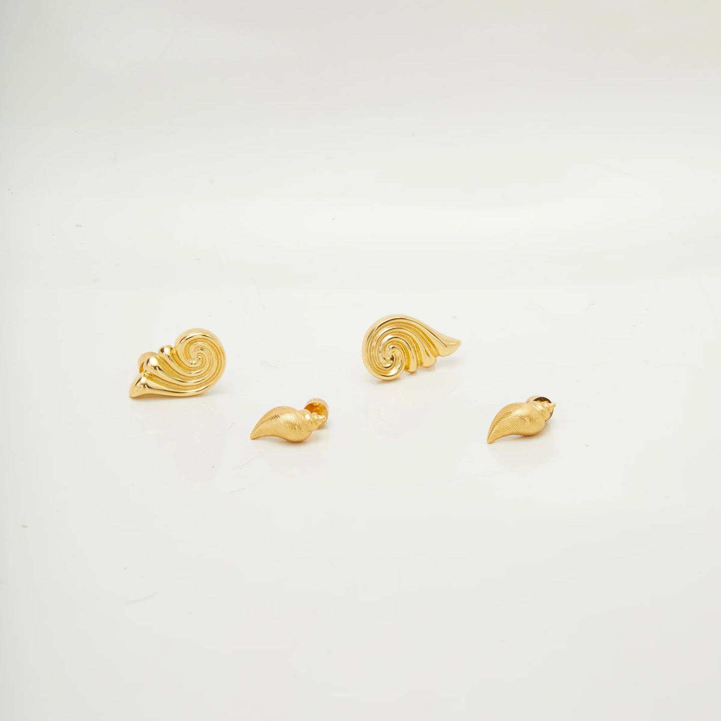 
                  
                    April First Berlin Heaven Mayhem Capri Earrings Gold
                  
                