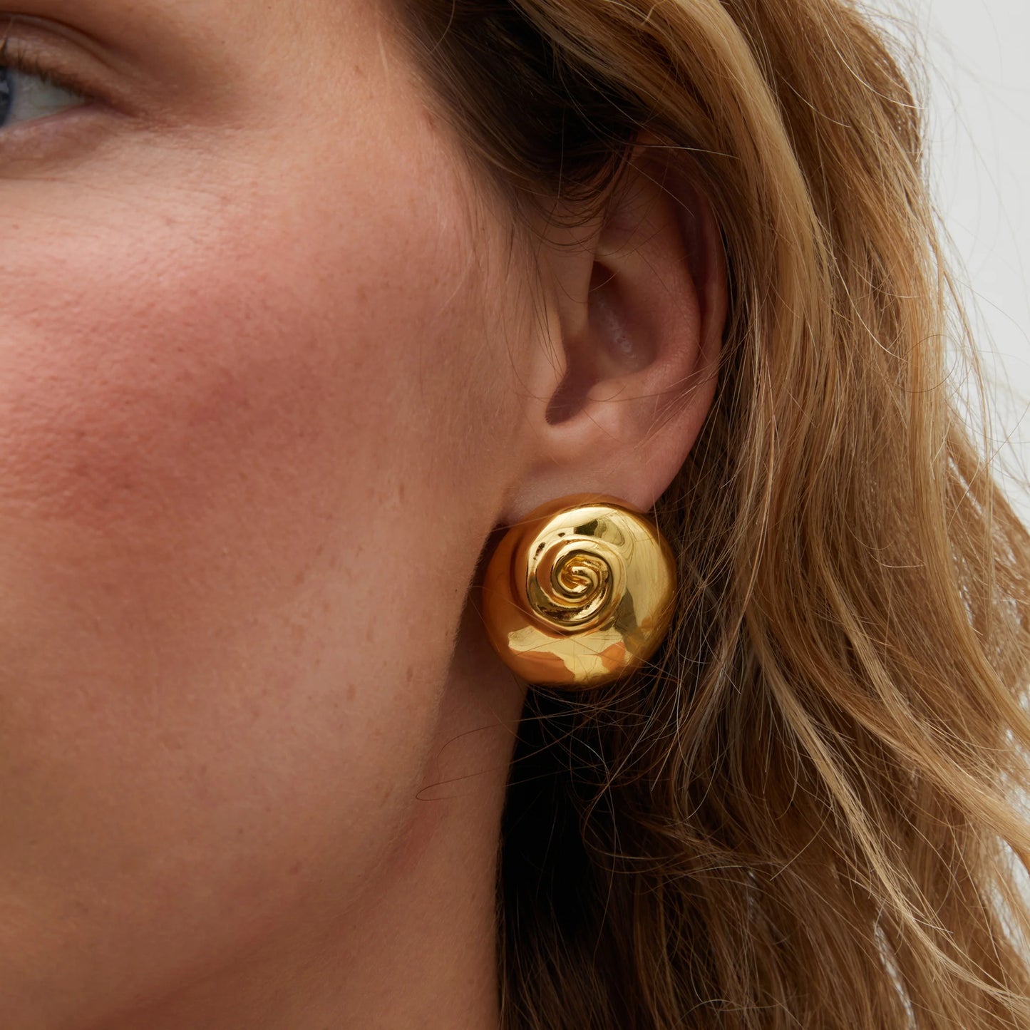 
                  
                    April First Berlin Heaven Mayhem Mare Earrings Gold
                  
                
