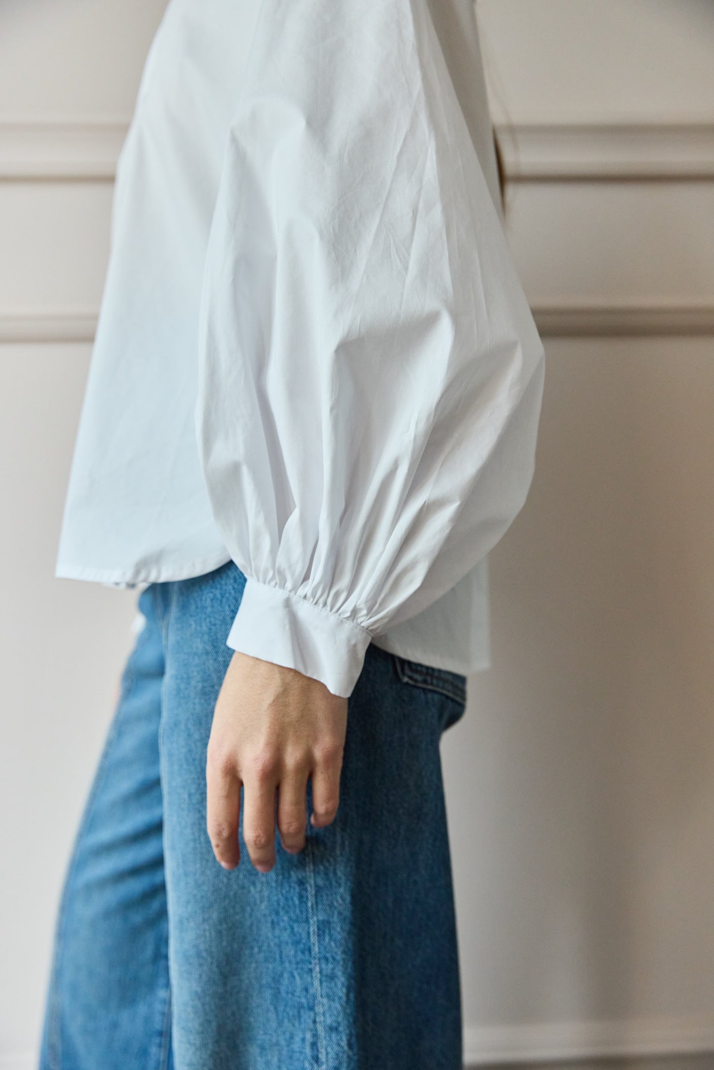 
                  
                    April First Berlin Roberto Collina Balloon Sleeve Poplin Shirt White
                  
                