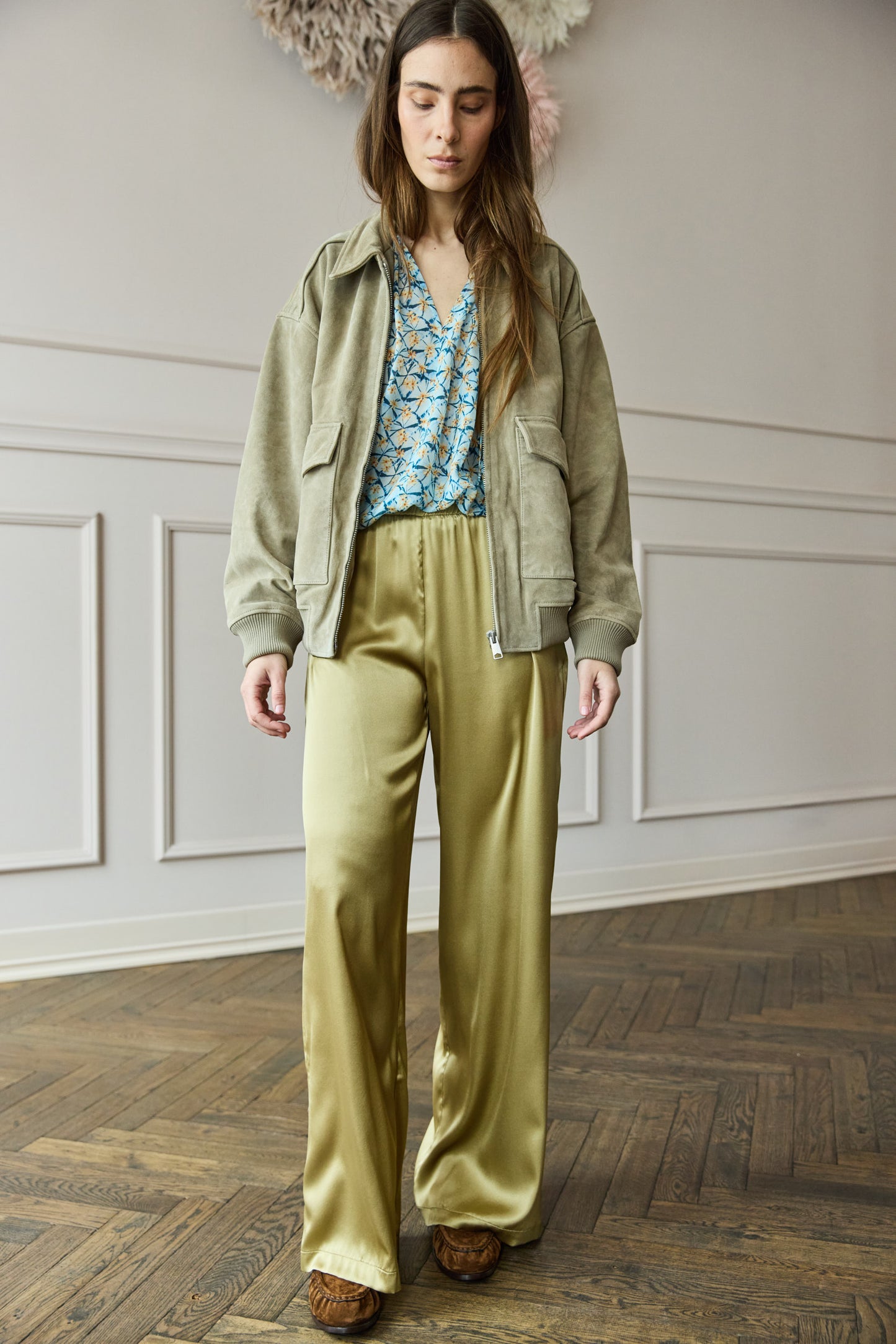 
                  
                    April First Berlin Roberto Collina Silk Pants Olive
                  
                
